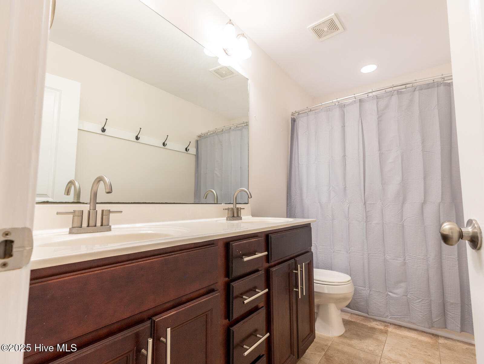 100546251 | Photo 41