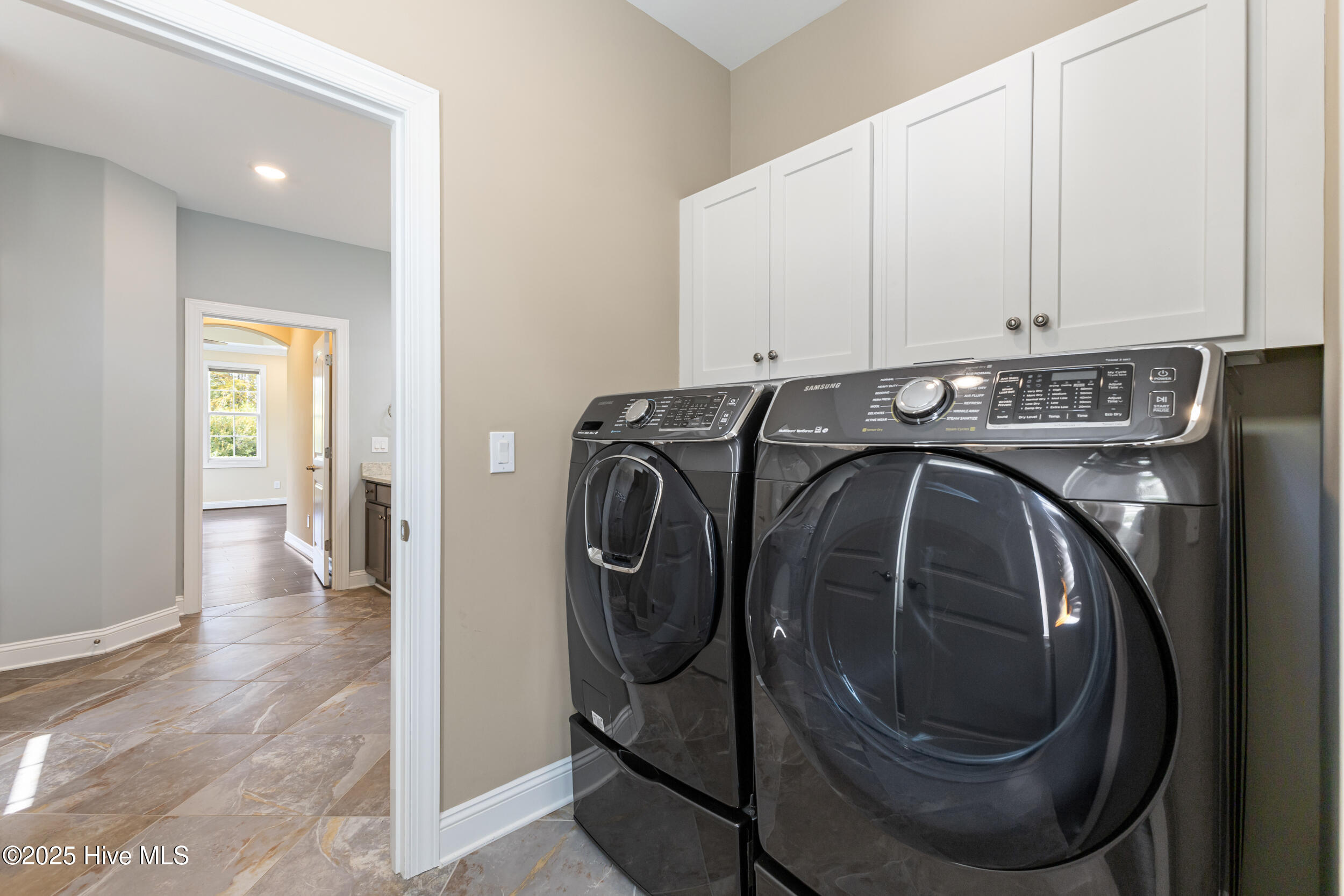 100534390 | Photo 39