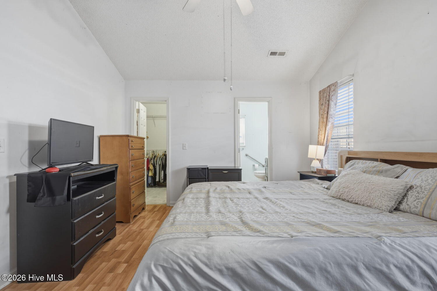 100554974 | Photo 14