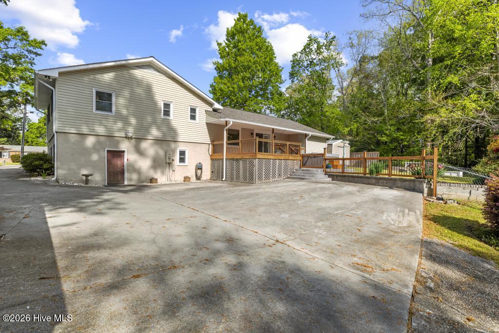 100570465 | Photo 49