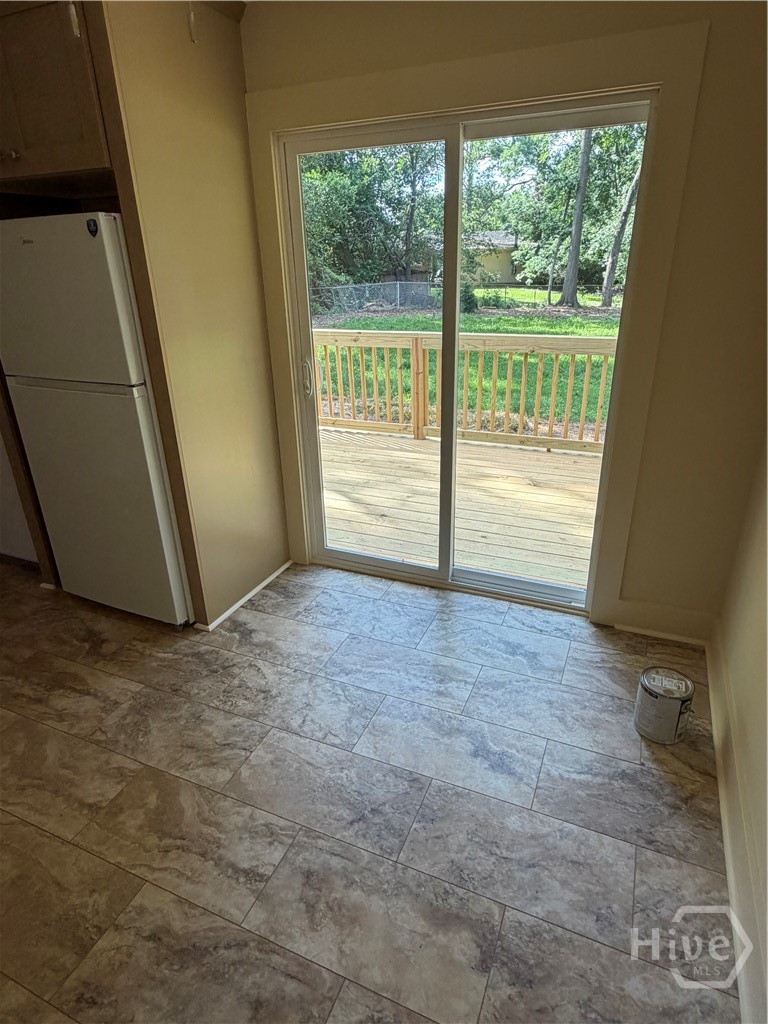 Kitchen/Dinning Area