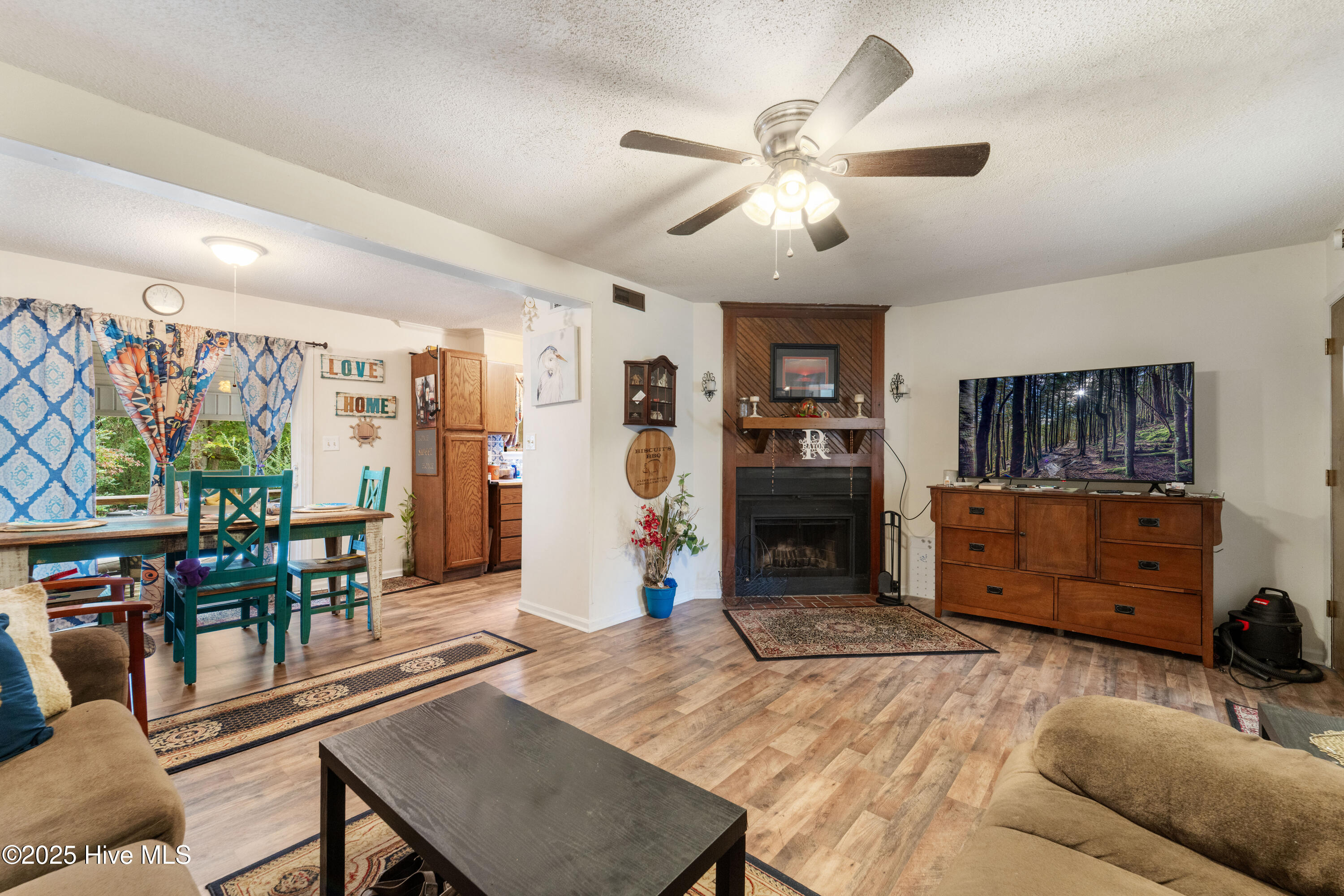 100538926 | Photo 38