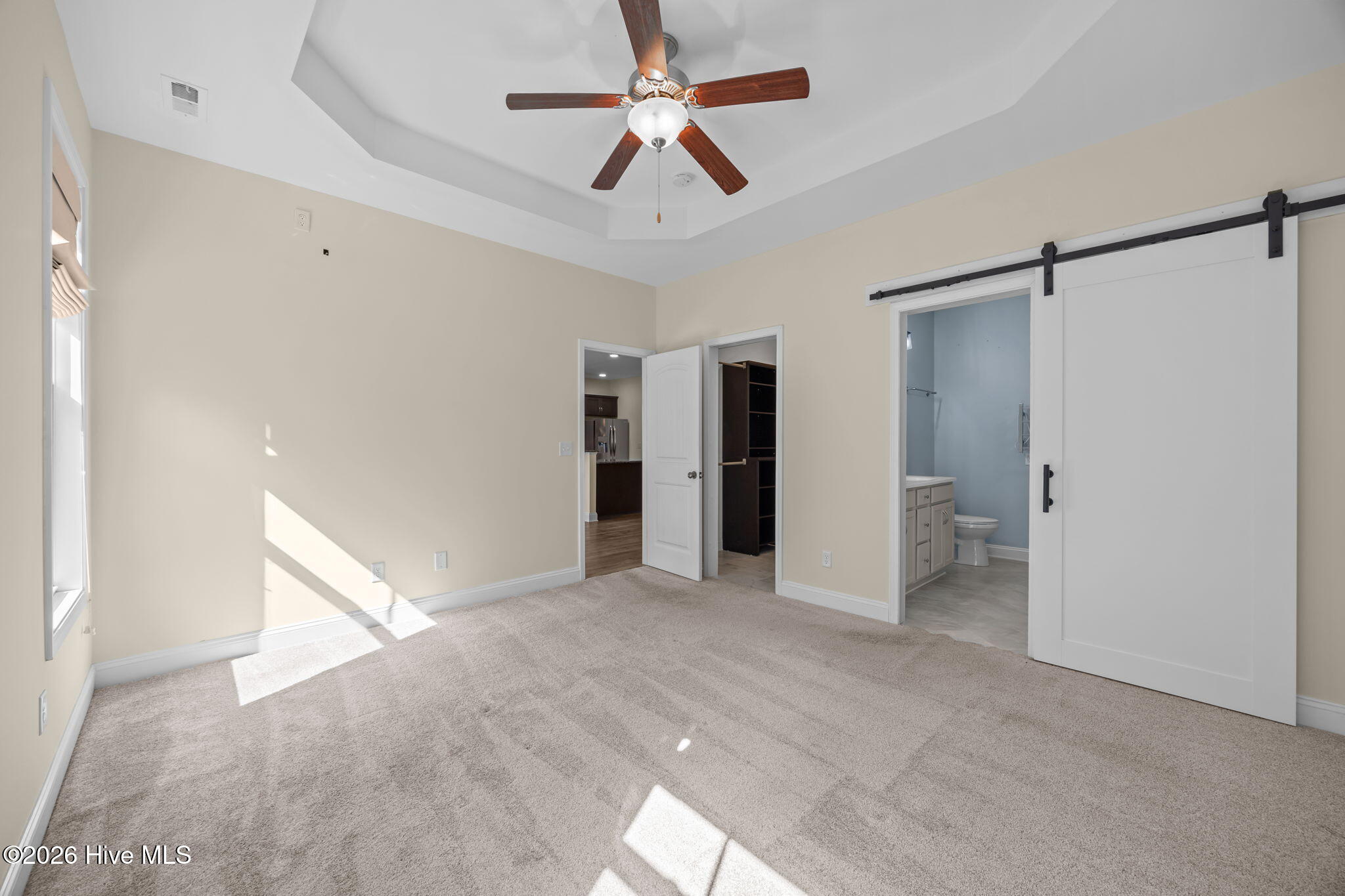 100556158 | Photo 28