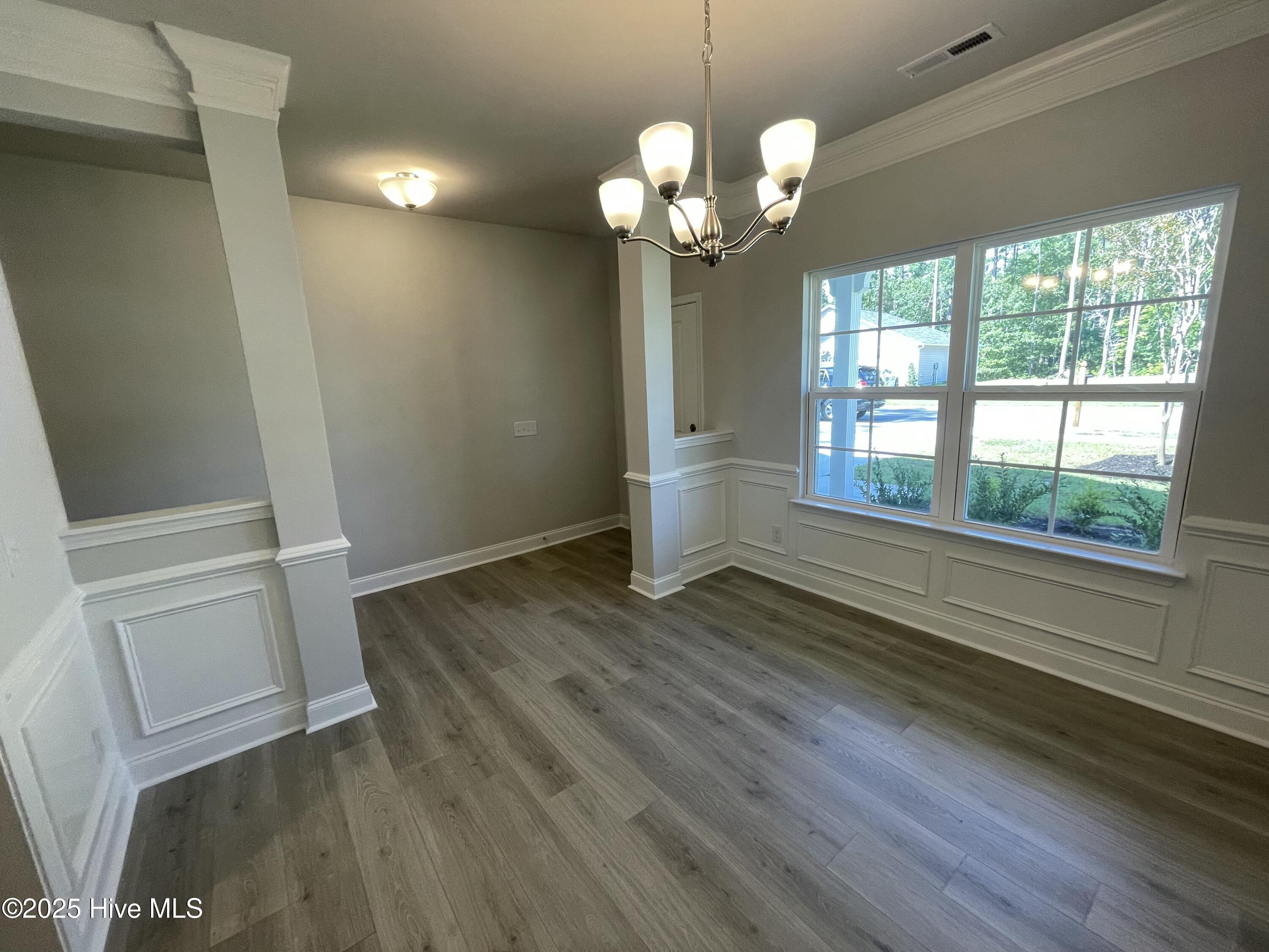 100522611 | Photo 15