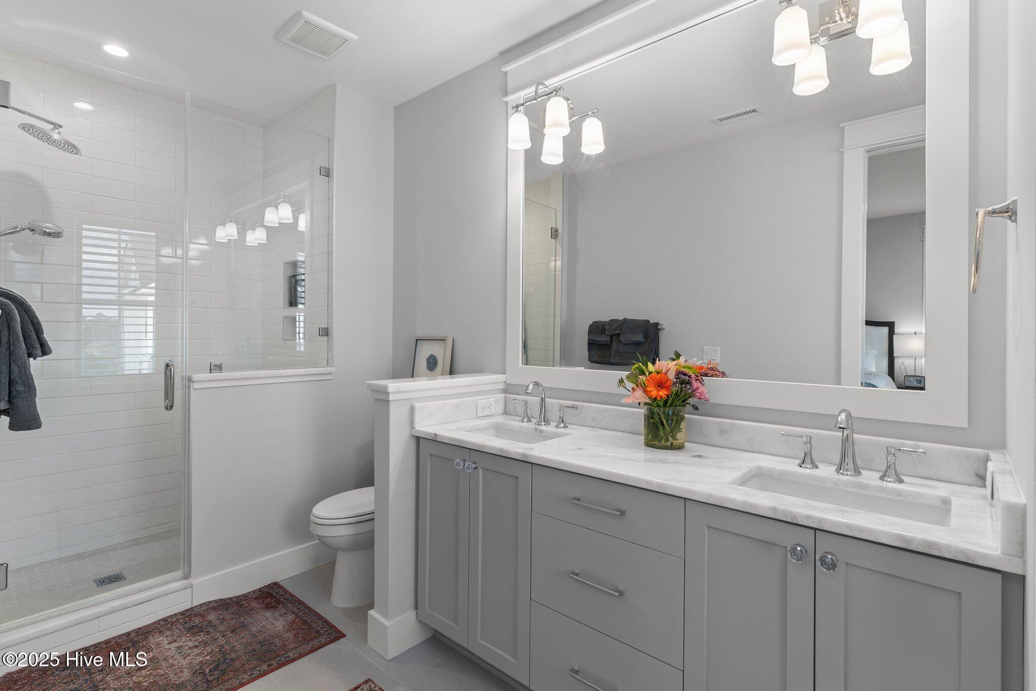 100556960 | Photo 26