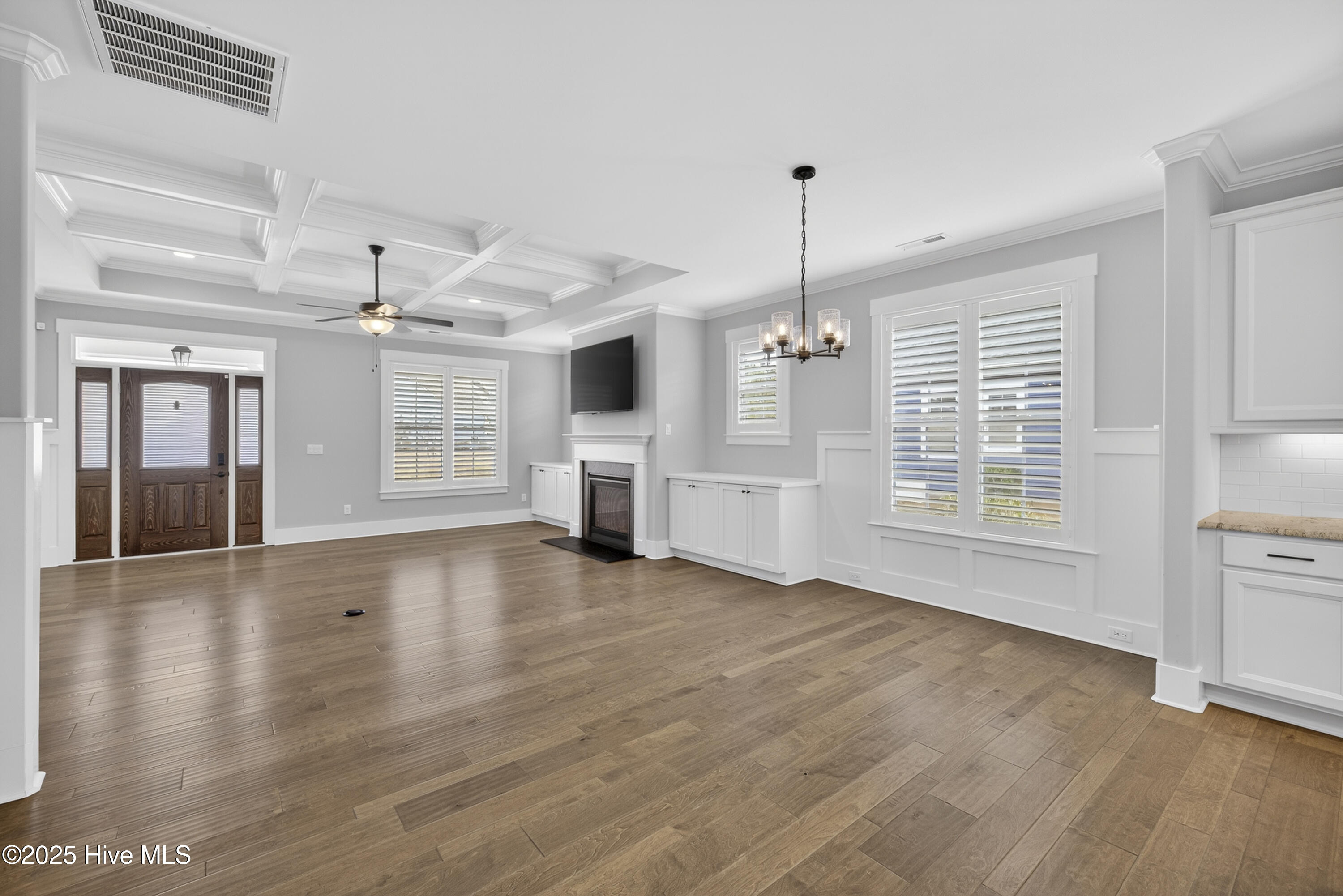 100547164 | Photo 14