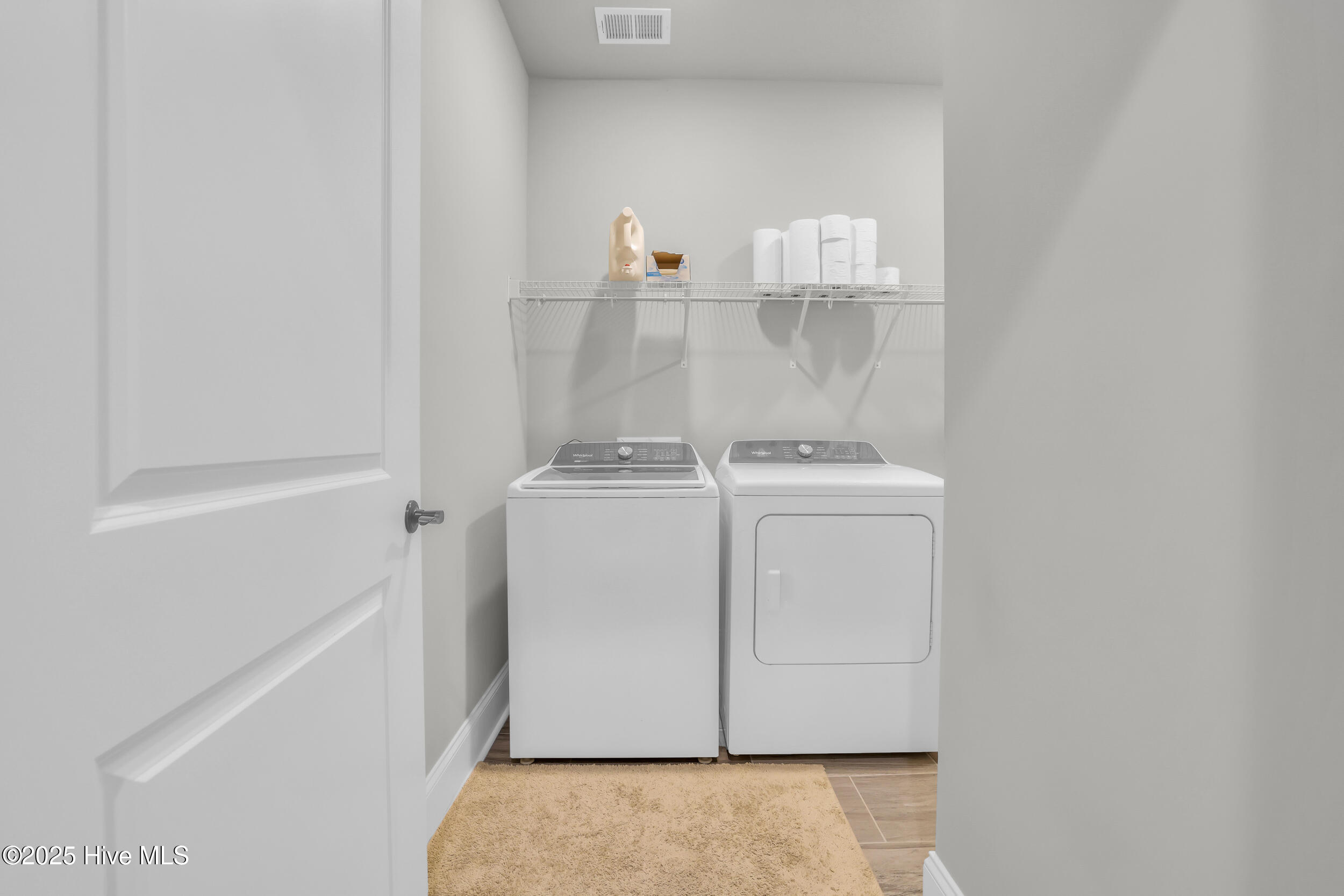 100502745 | Photo 11