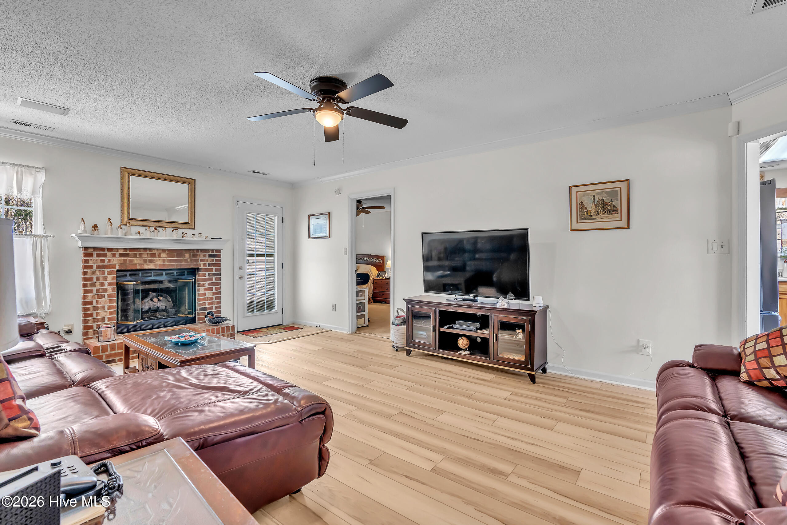 100563570 | Photo 15