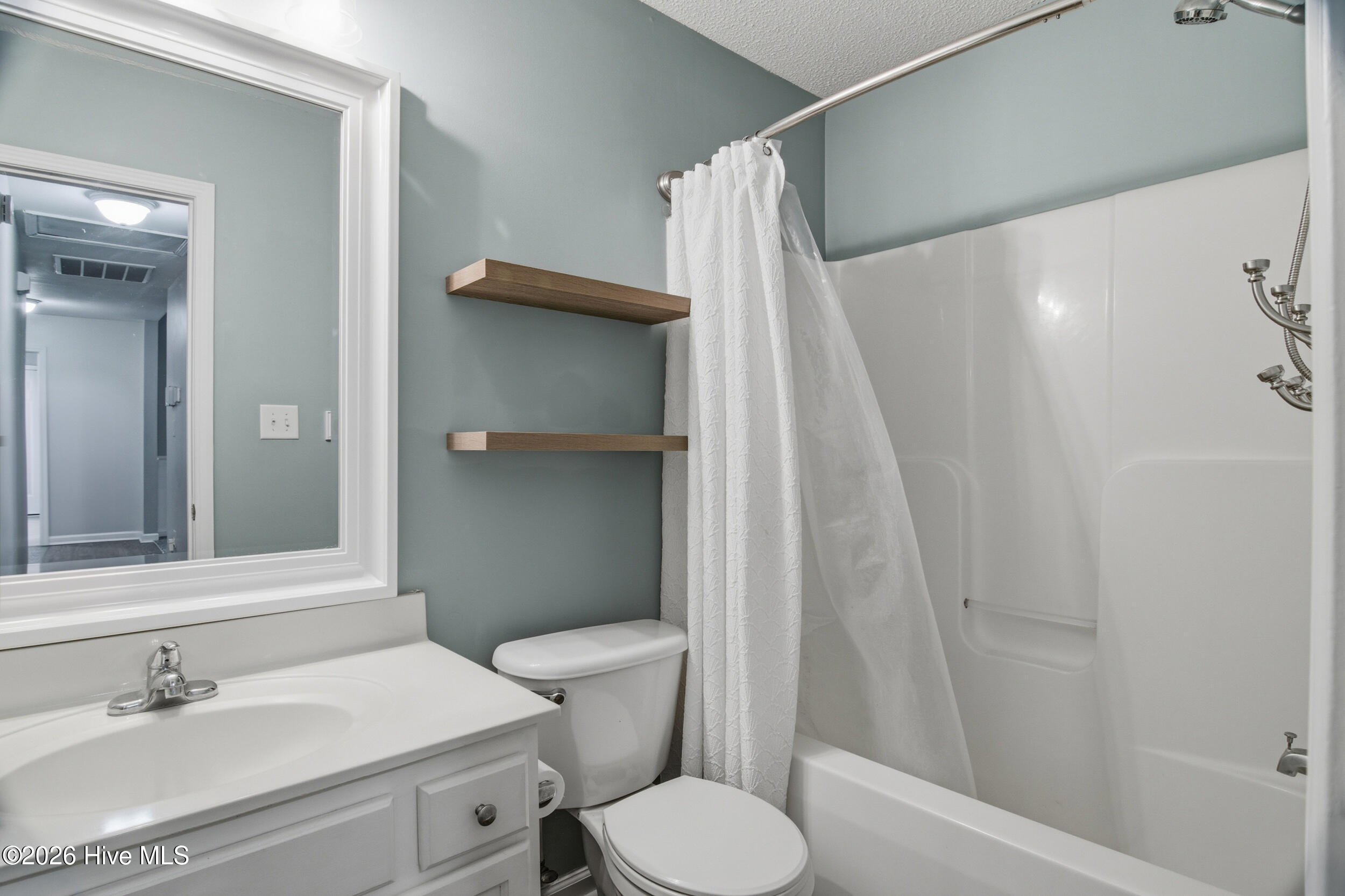 100548573 | Photo 28