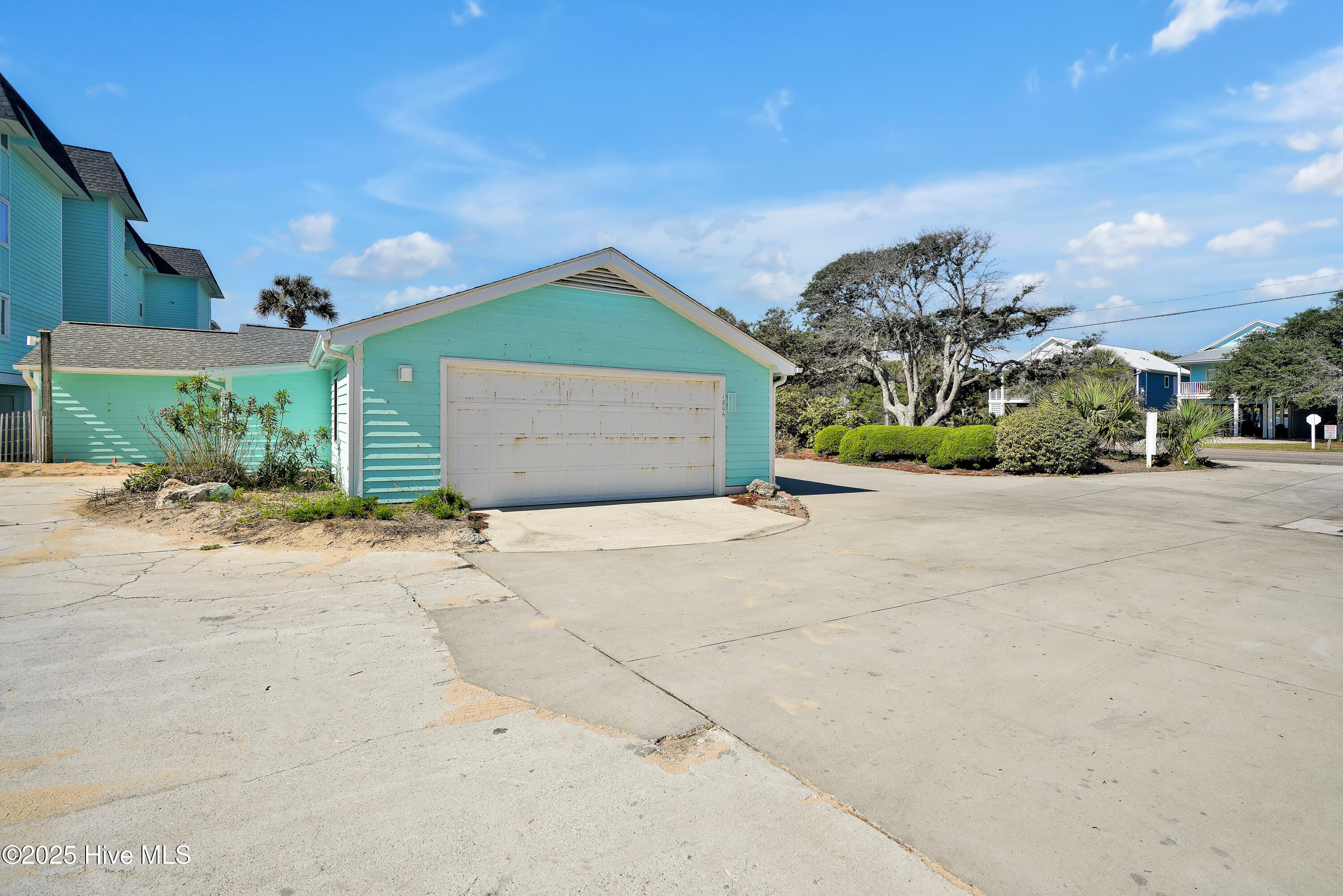 100570549 | Photo 43