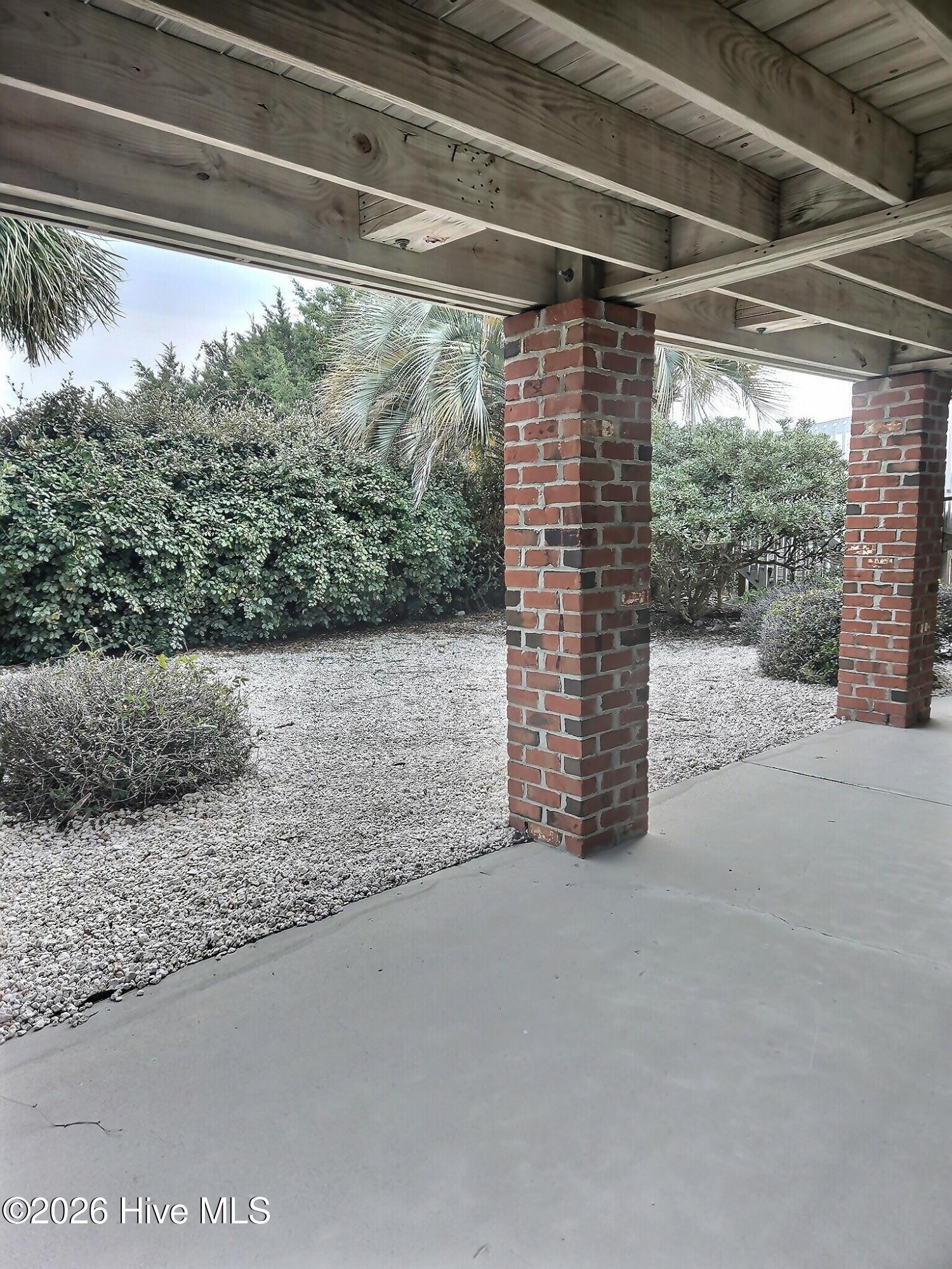 100553756 | Photo 38