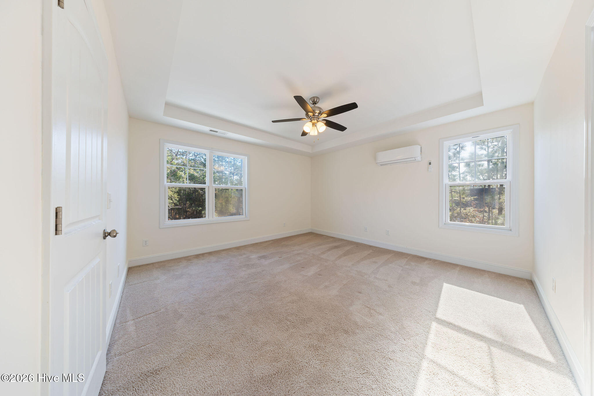 100548283 | Photo 15