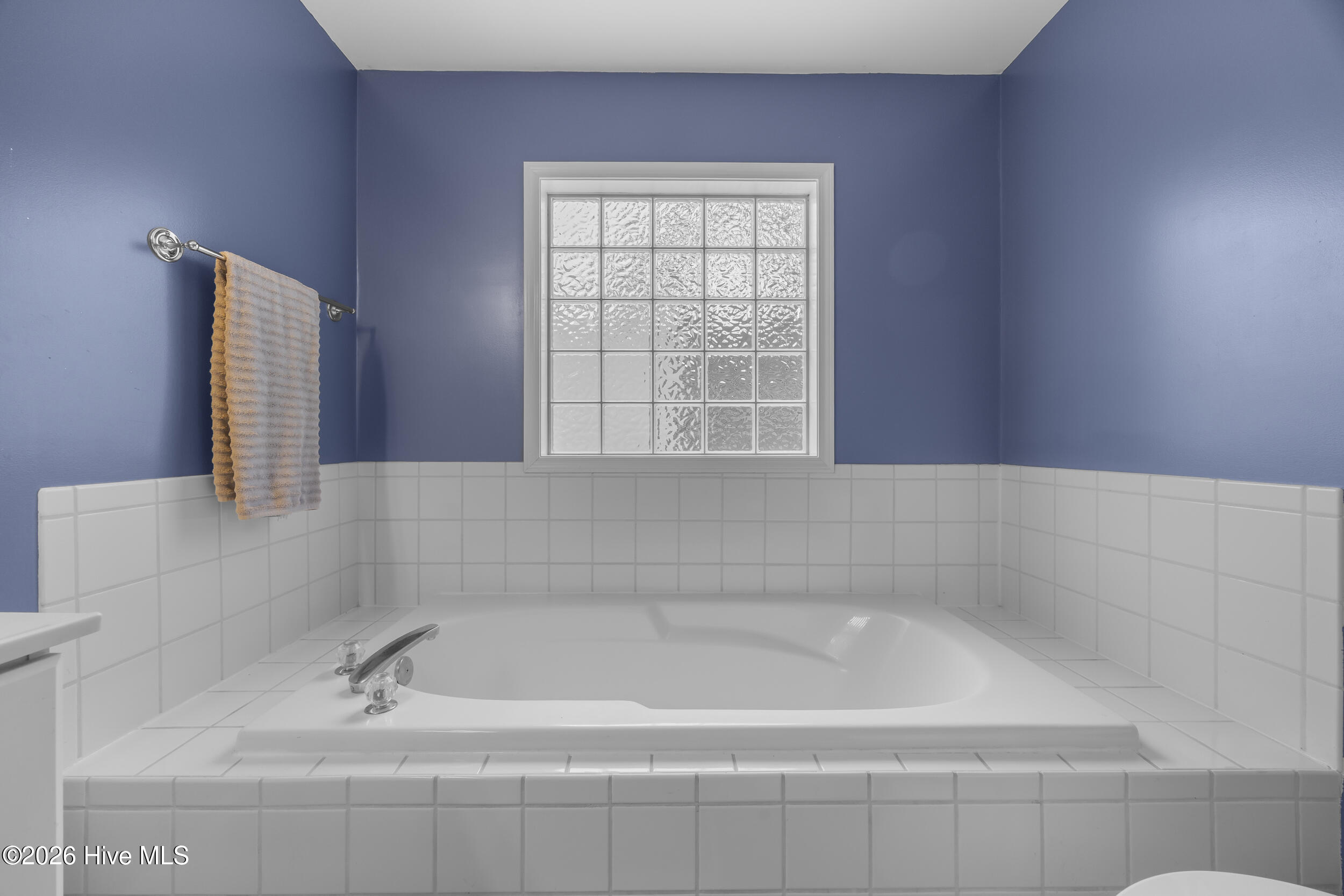 100549388 | Photo 18