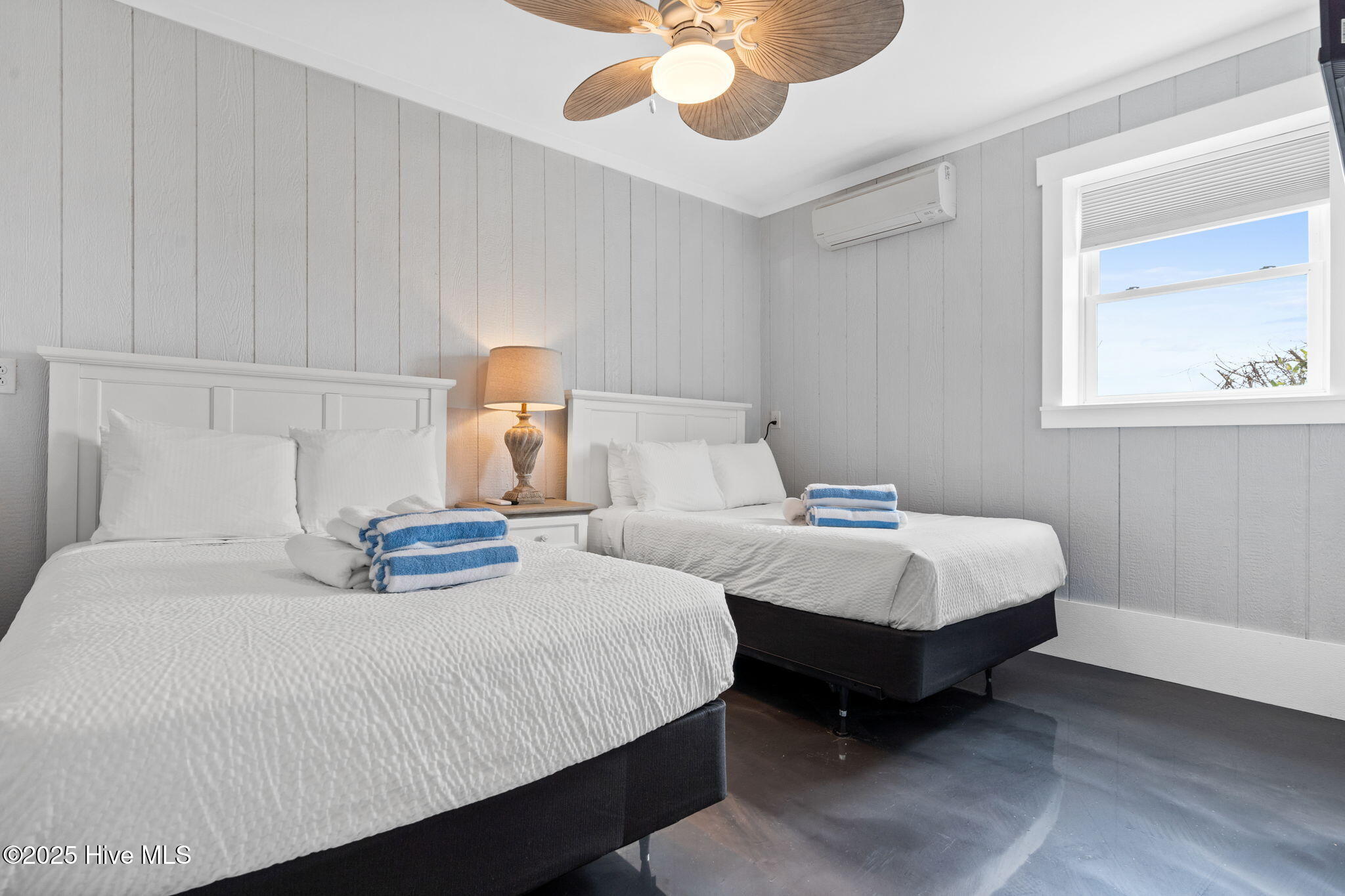 100498196 | Photo 72