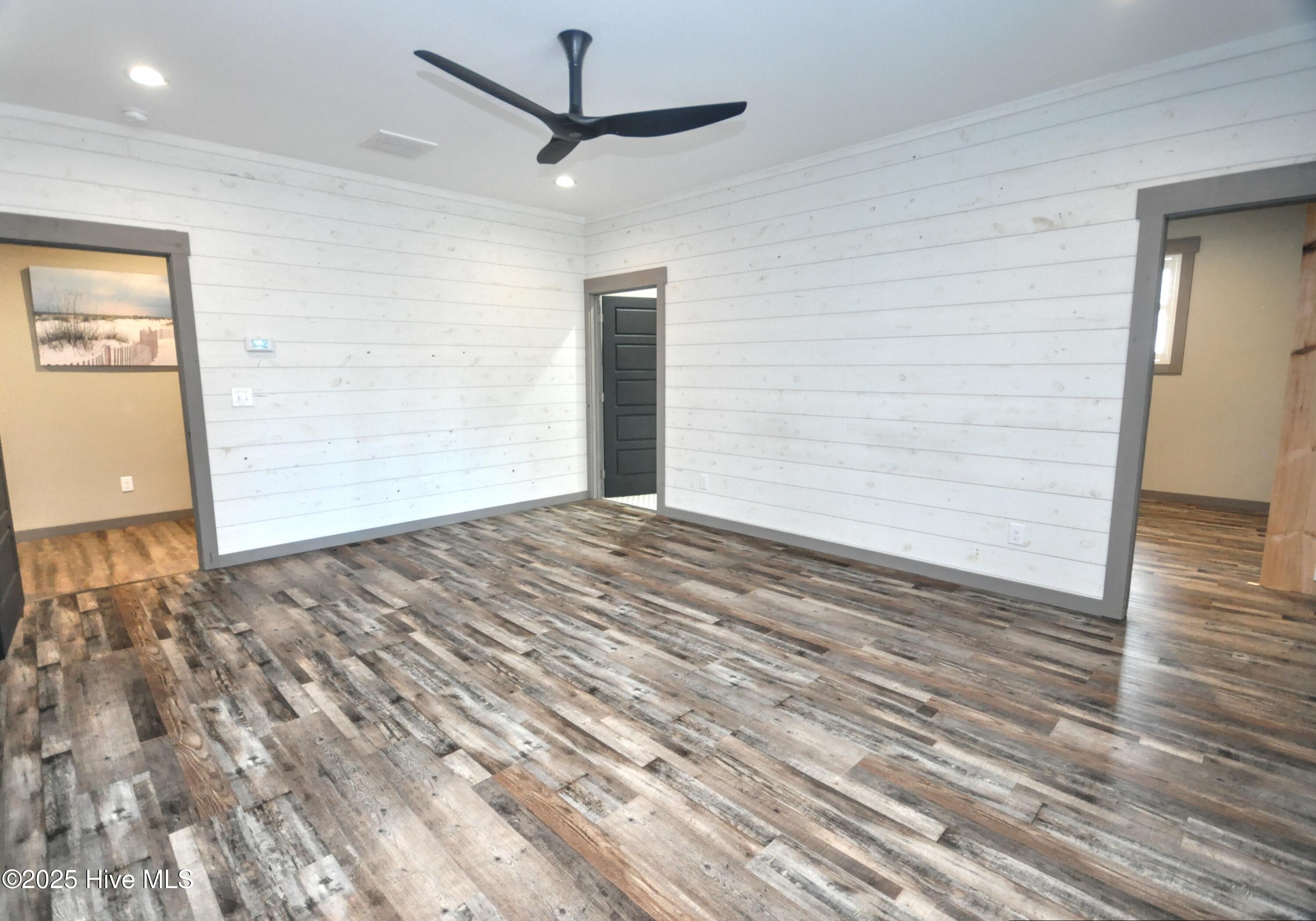 100535585 | Photo 38