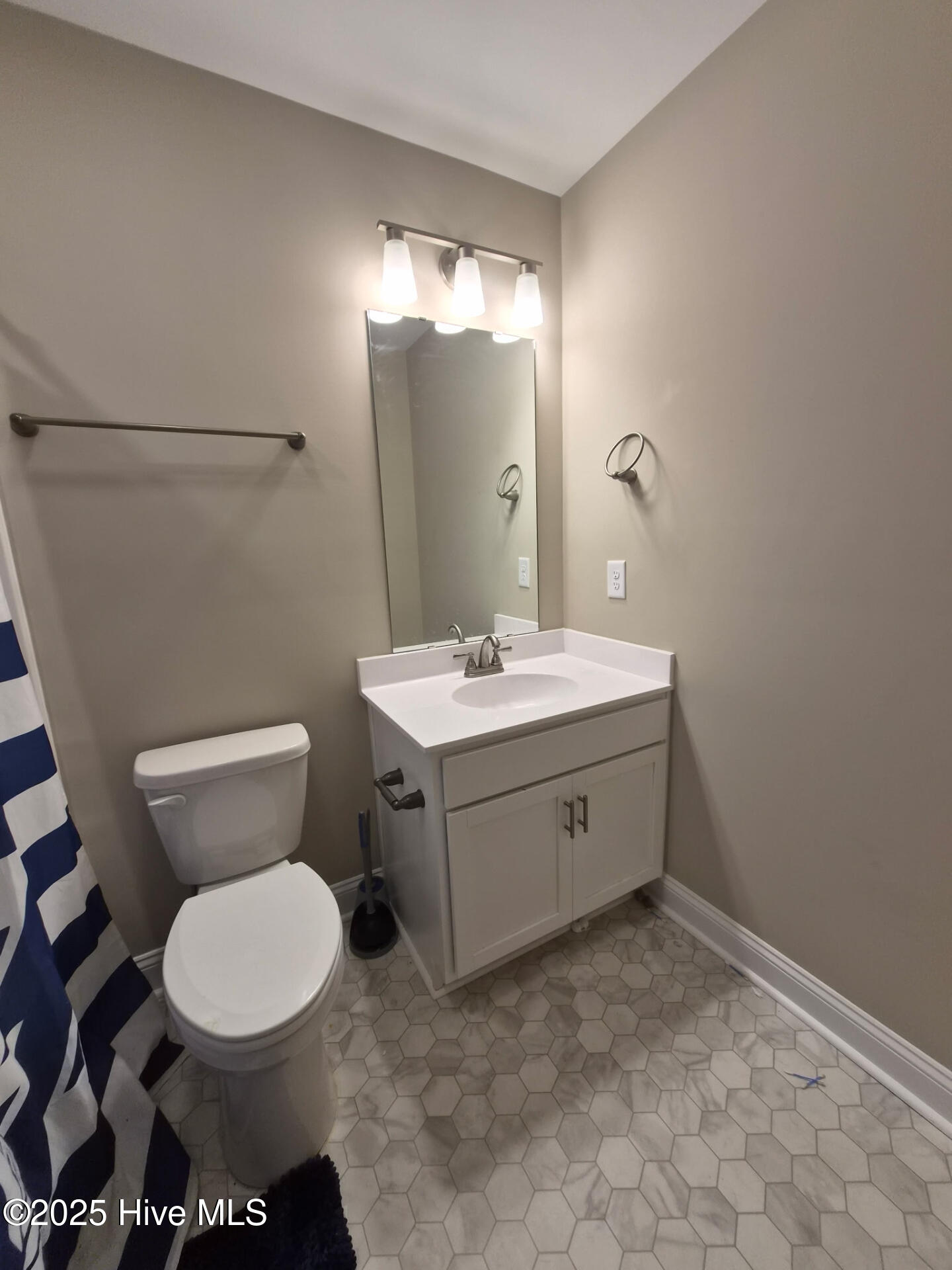 100536783 | Photo 25