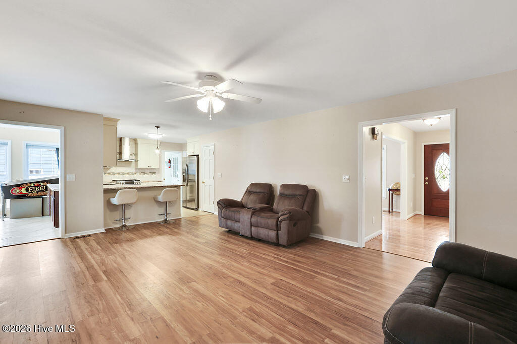 100551760 | Photo 24