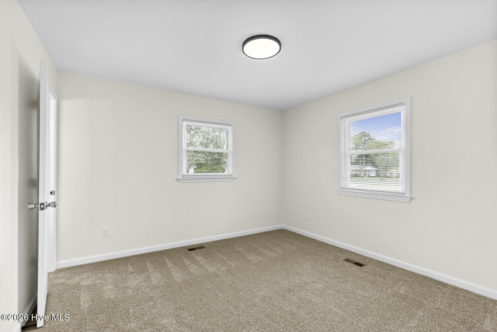 100563148 | Photo 21