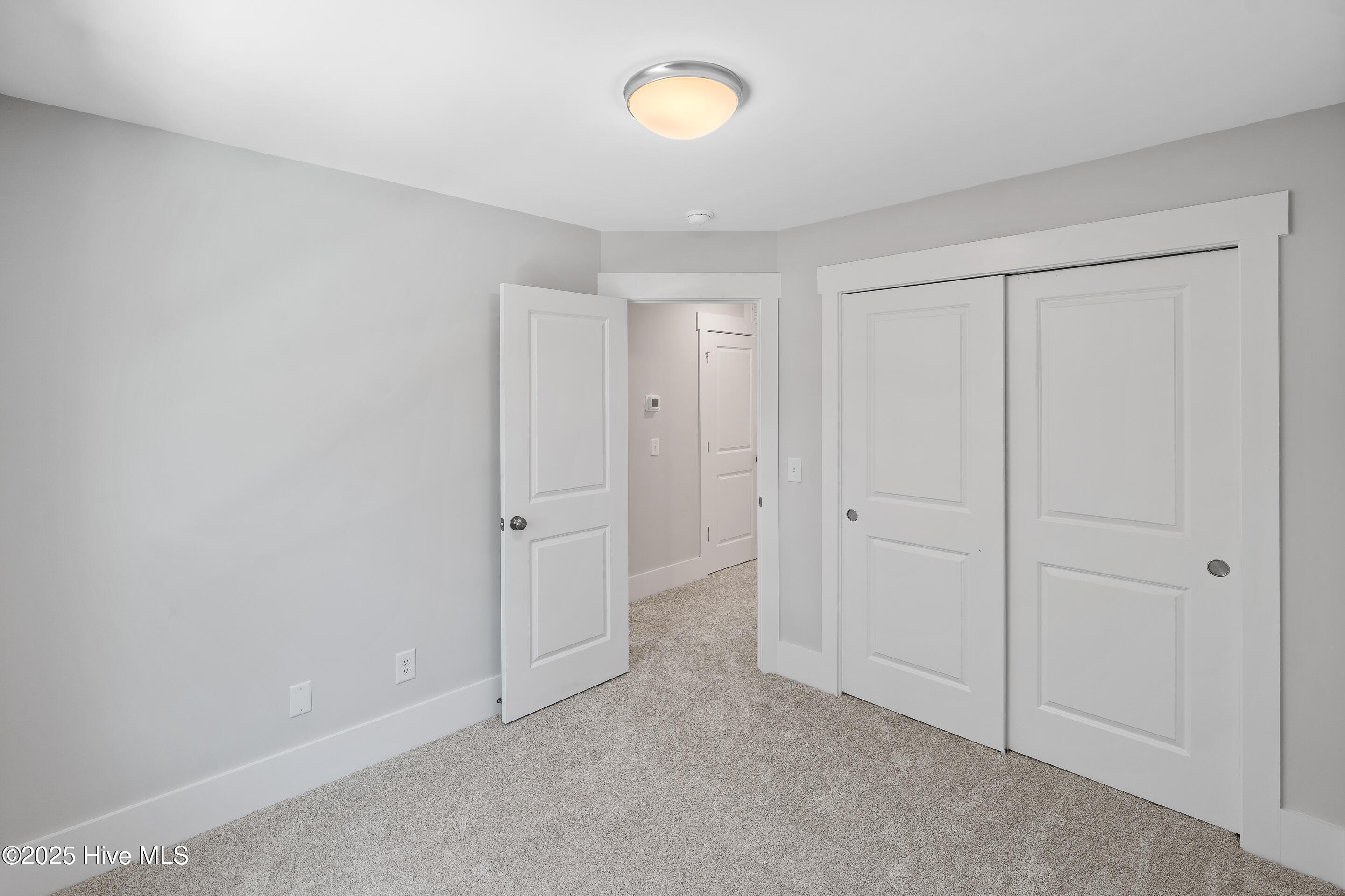 100533010 | Photo 28