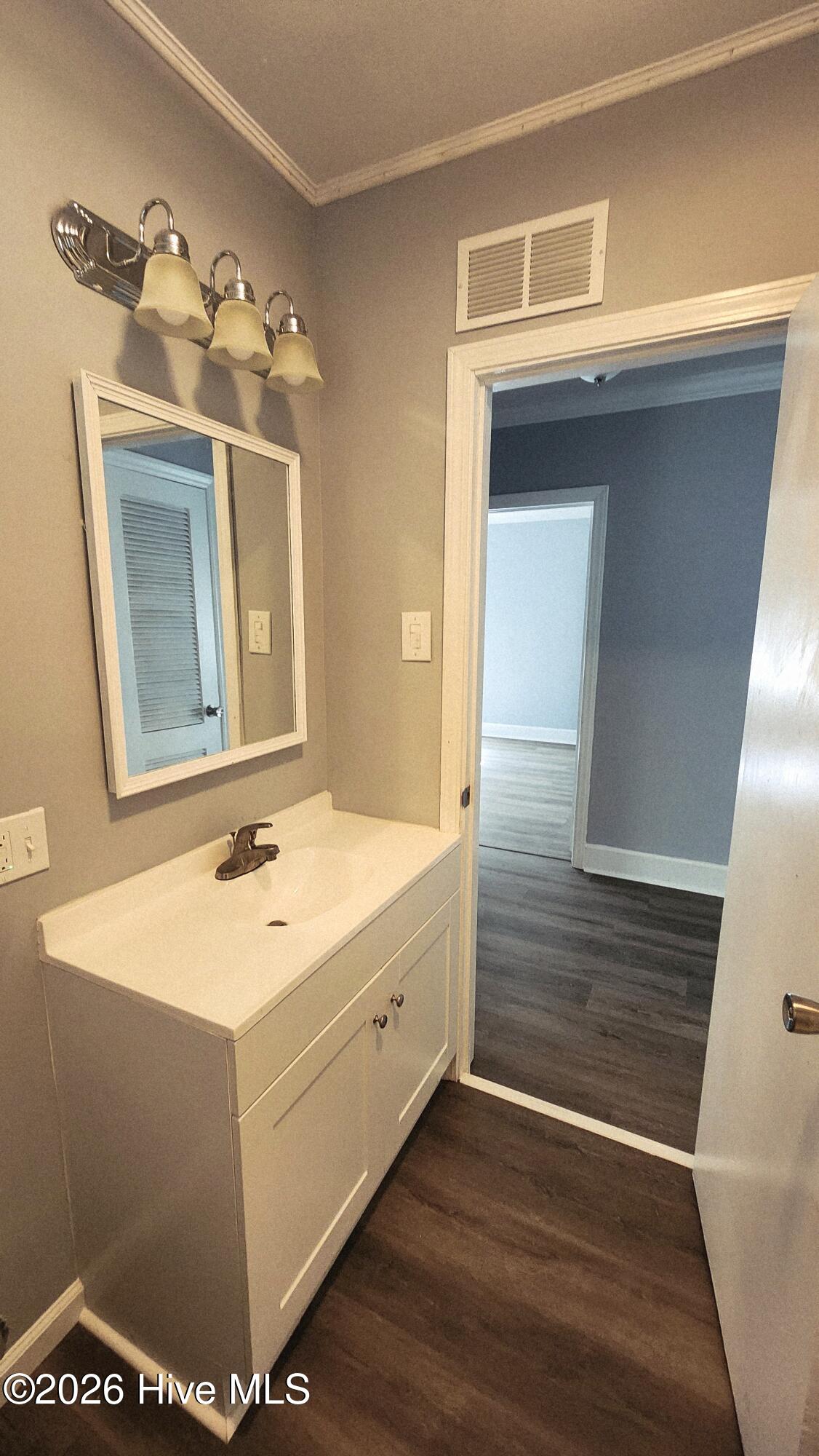 100555021 | Photo 13