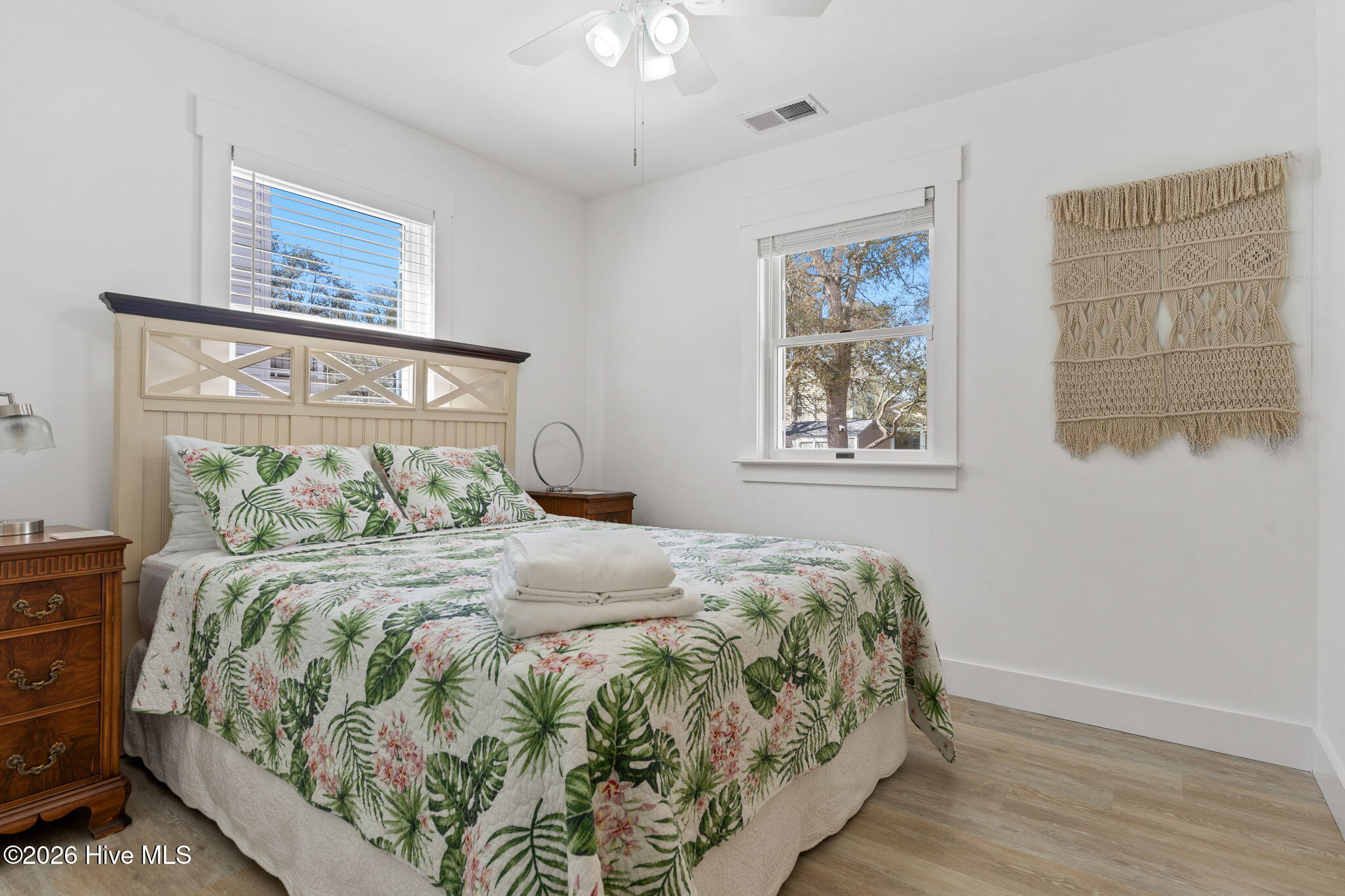 100562646 | Photo 21