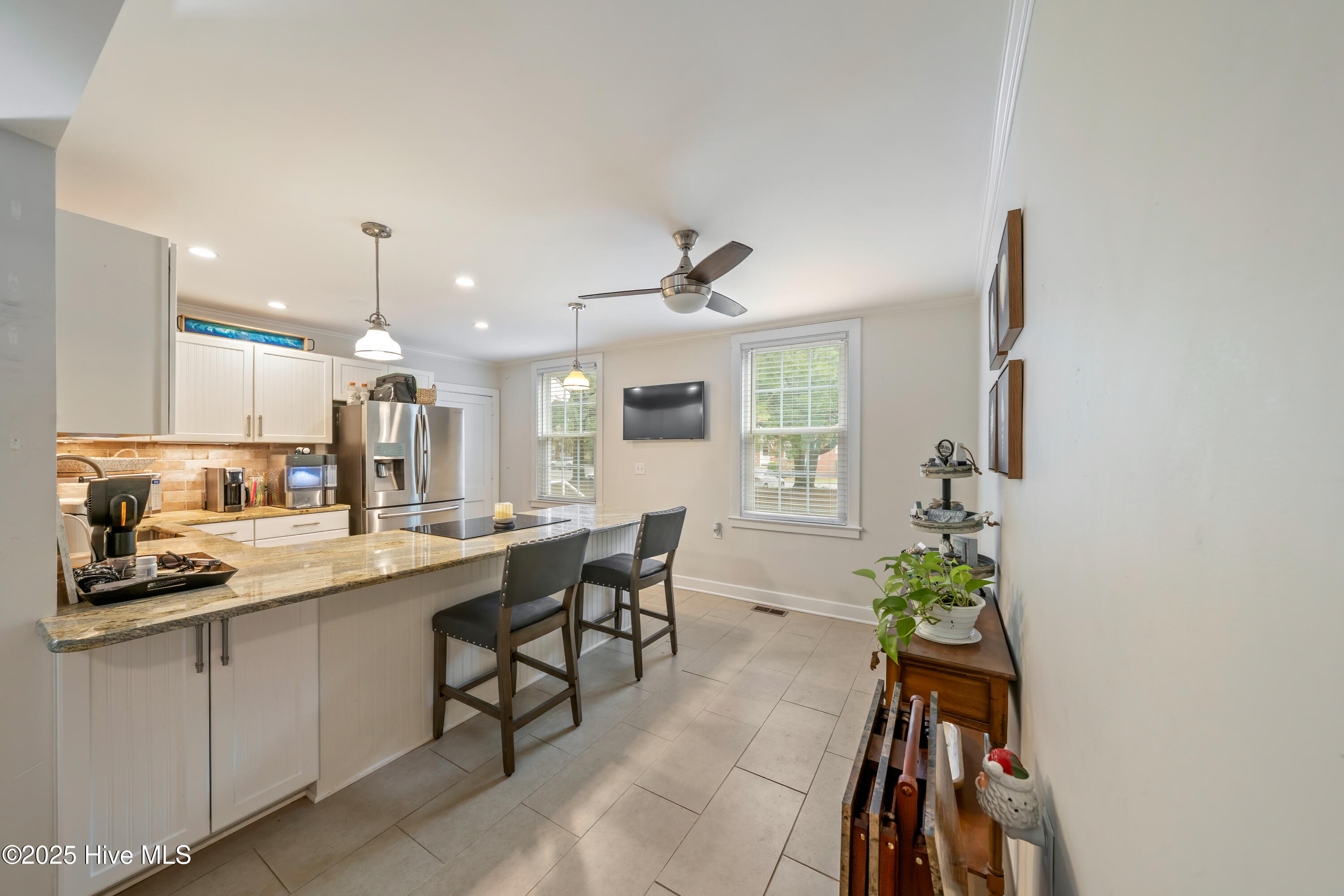 100539316 | Photo 11