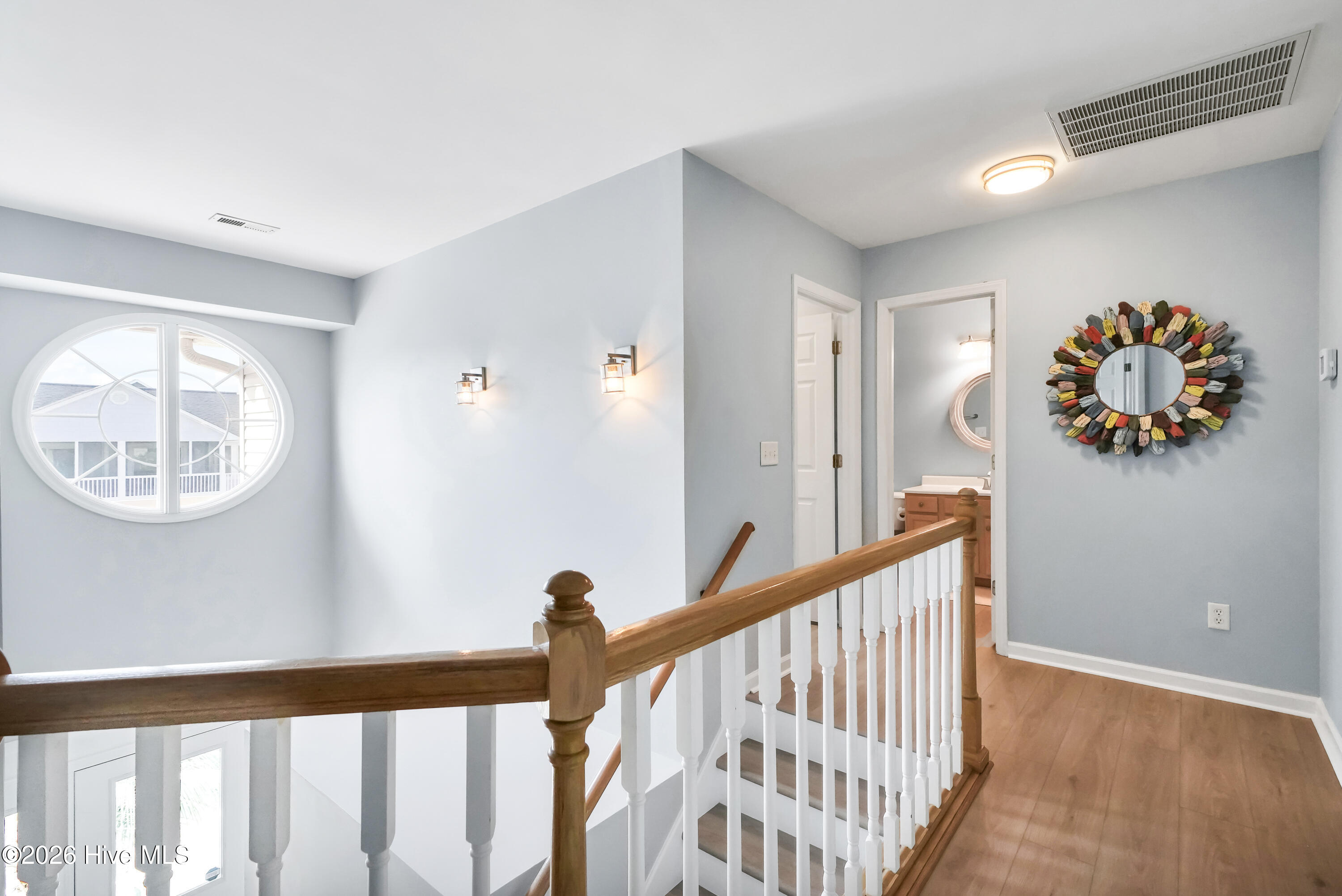 100550810 | Photo 20