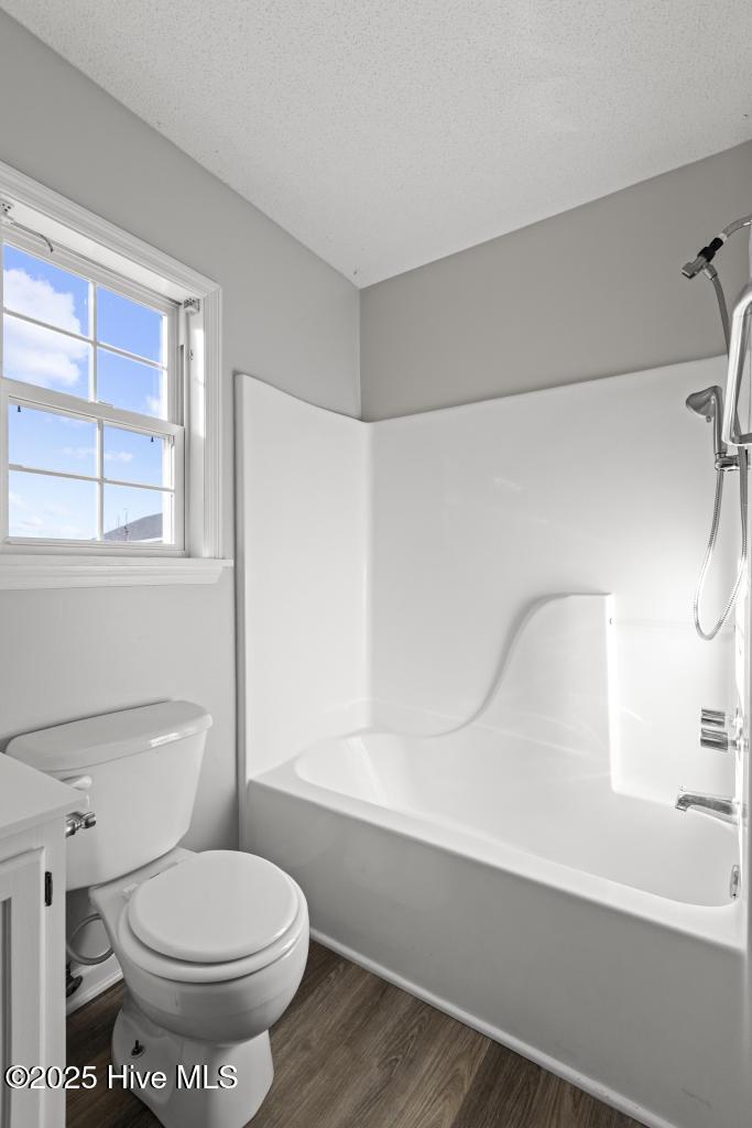 100546857 | Photo 33