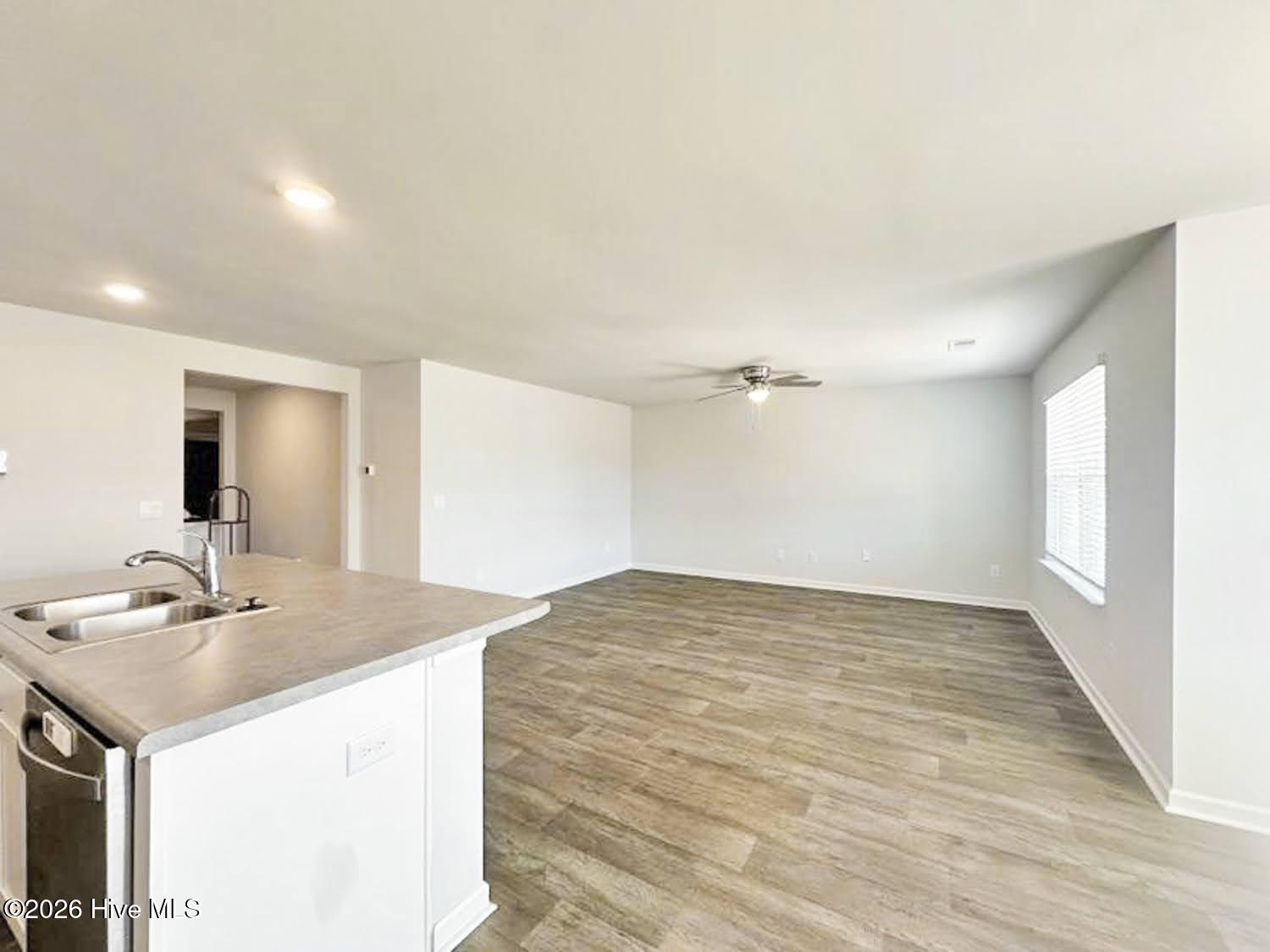 100552647 | Photo 10