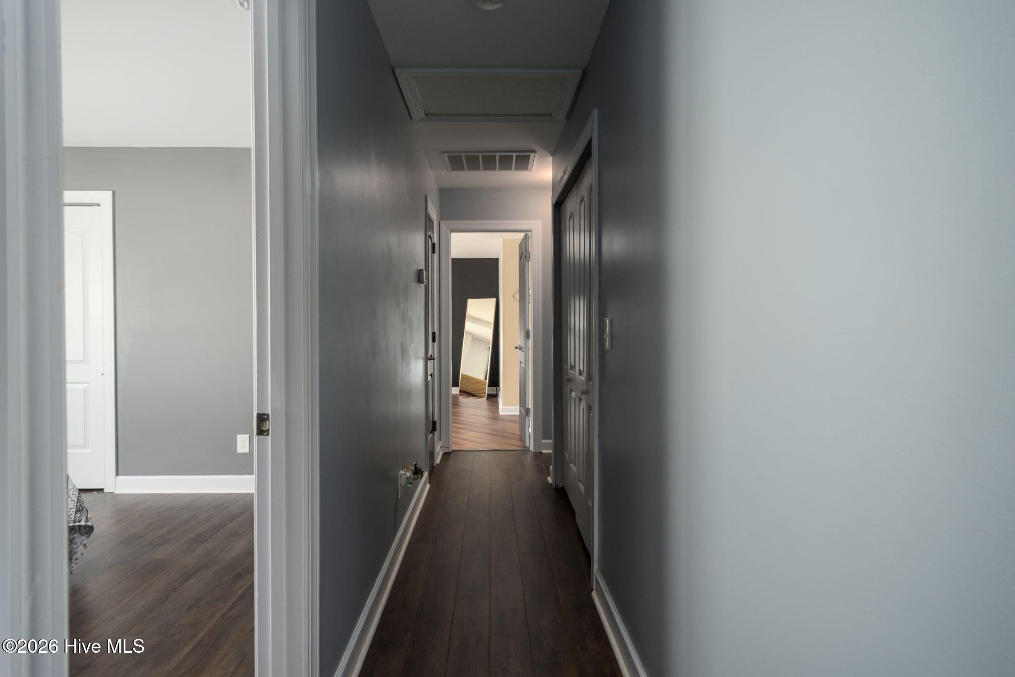 100565163 | Photo 35