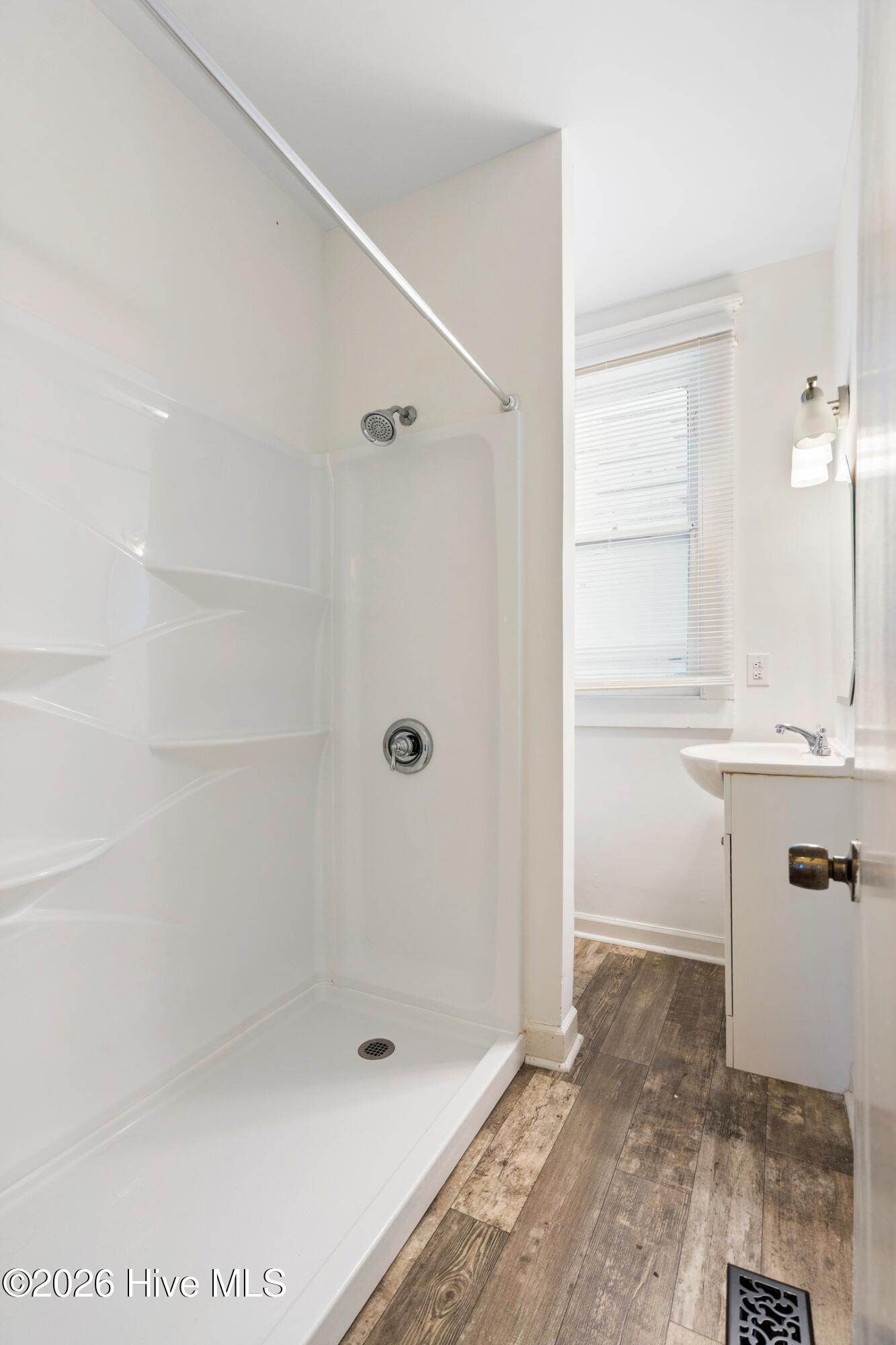 100549514 | Photo 34