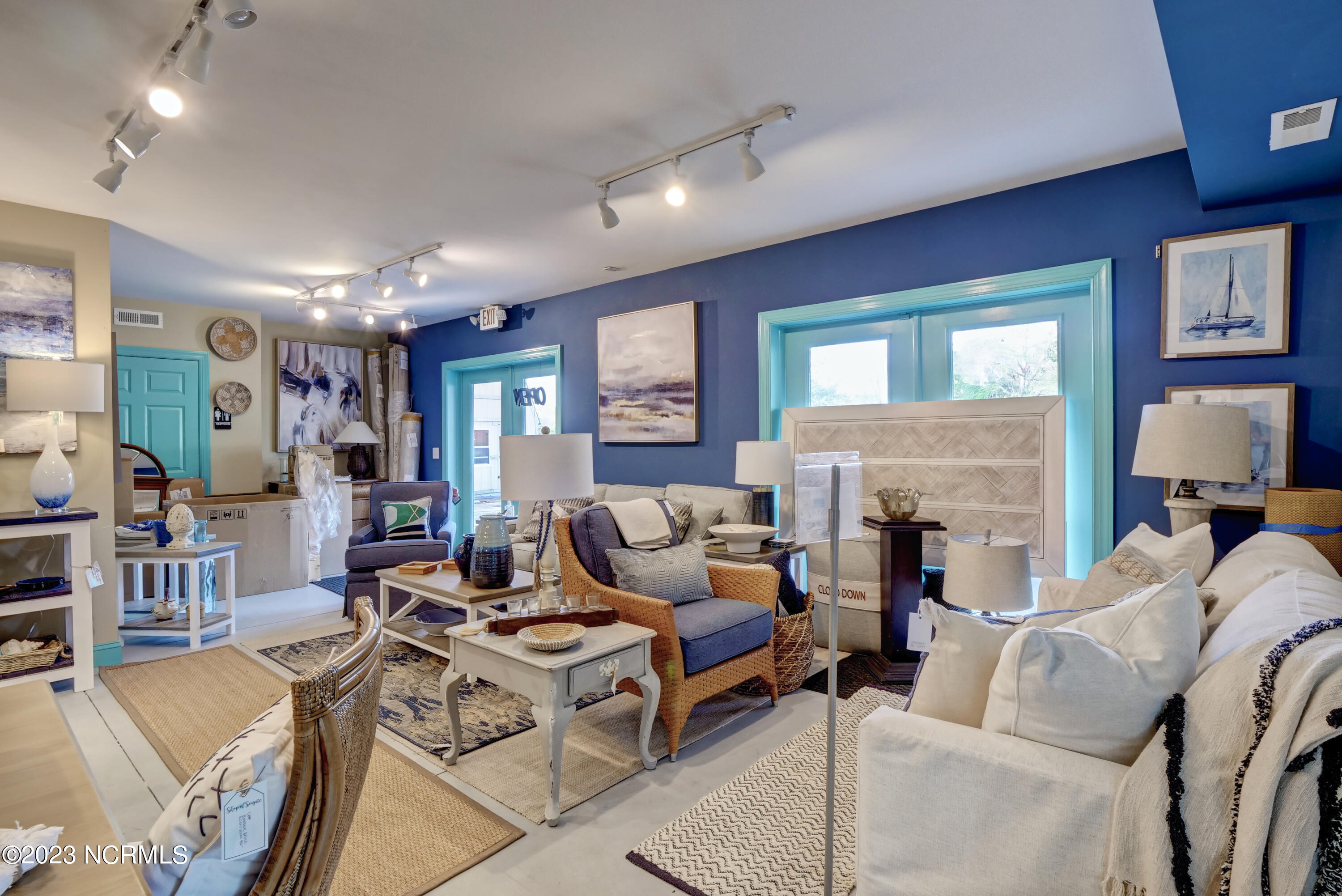 100516487 | Photo 33