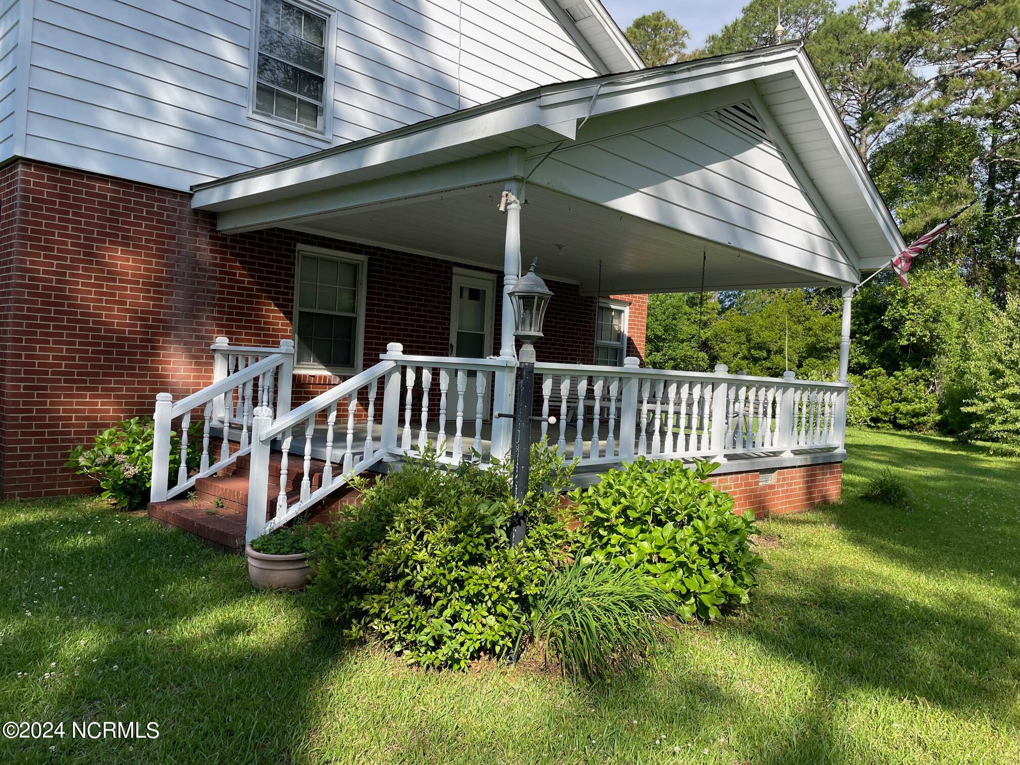 Homes for sale in Cedar Island, NC | 152 W Bayshore Dr, Cedar Island, NC 28520 | MLS# 100581542