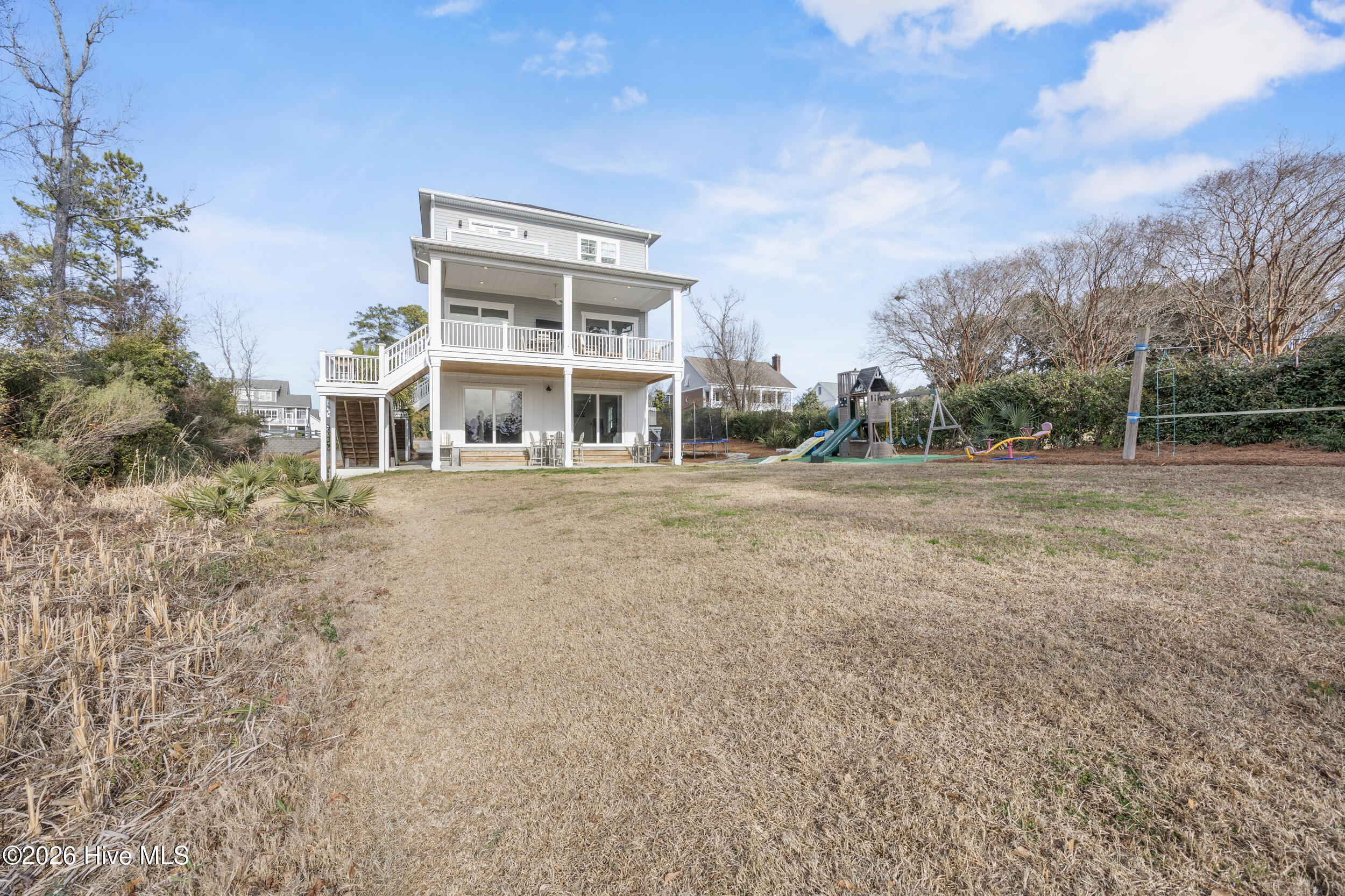 100549374 | Photo 64