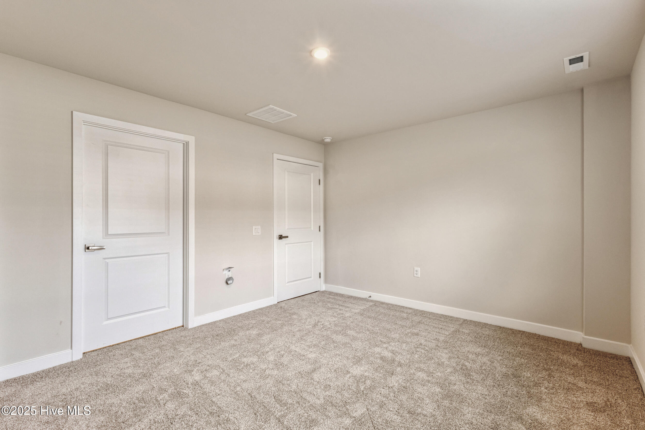 100537228 | Photo 20