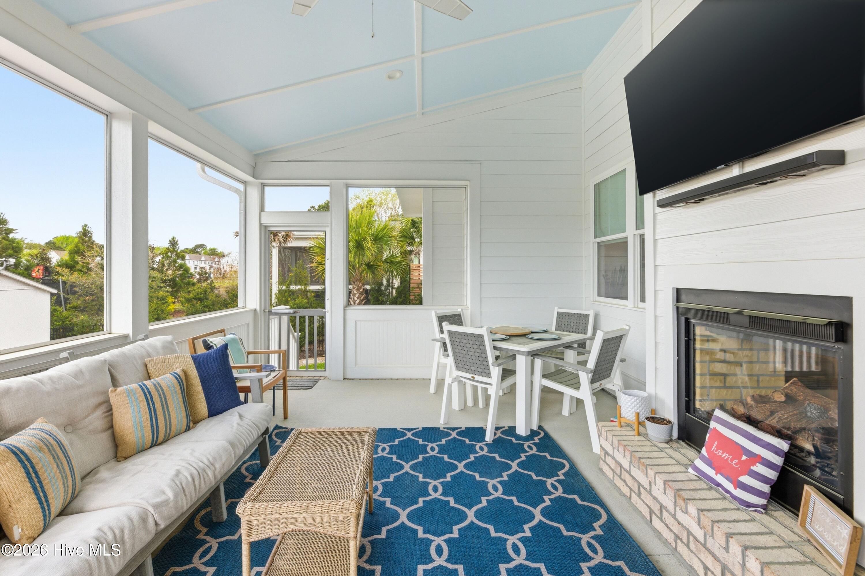 100564448 | Photo 20