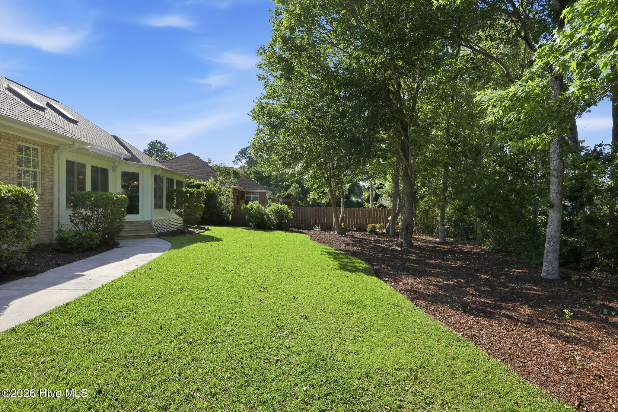 411 Oakmont 