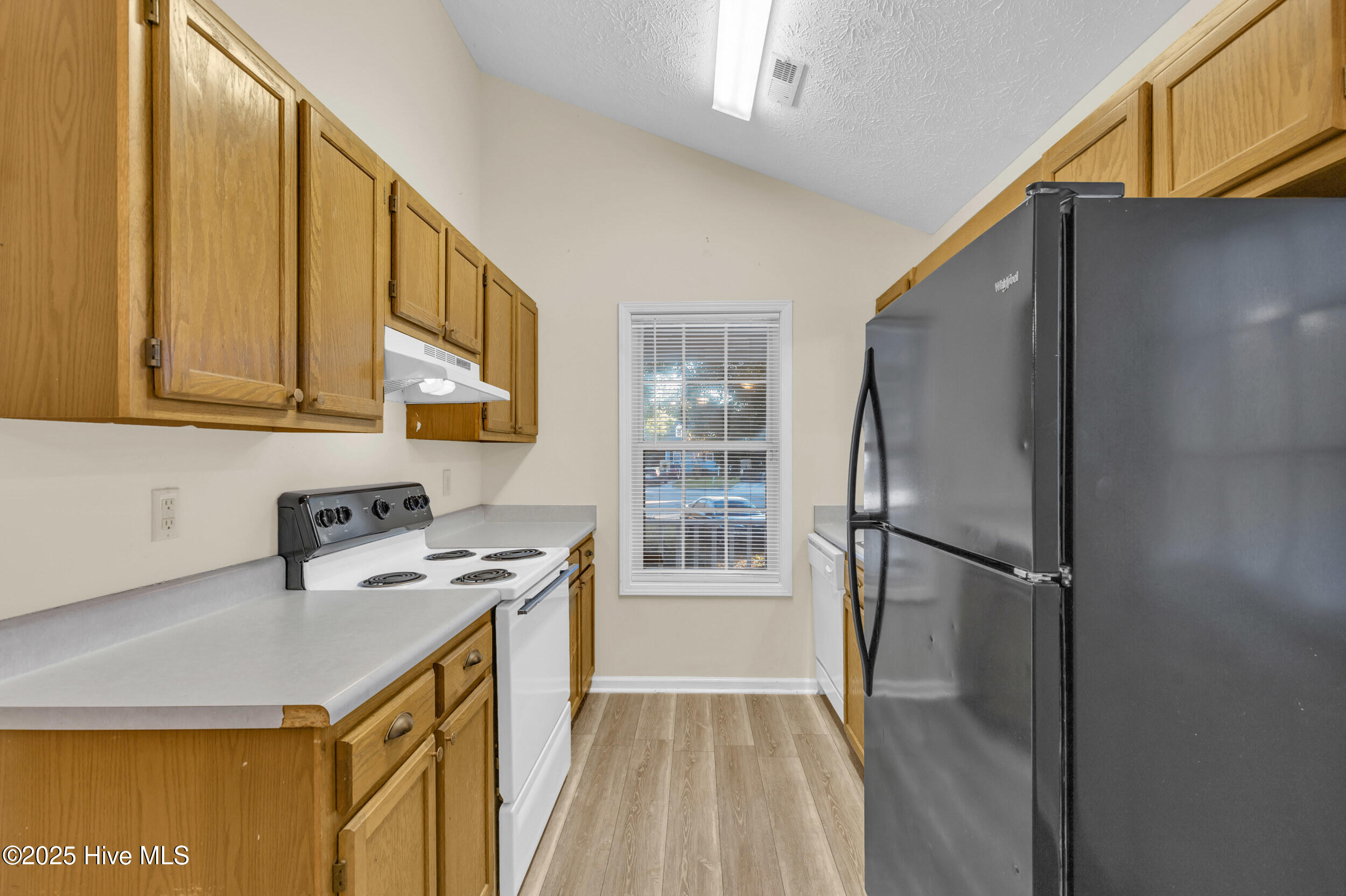 100540168 | Photo 14