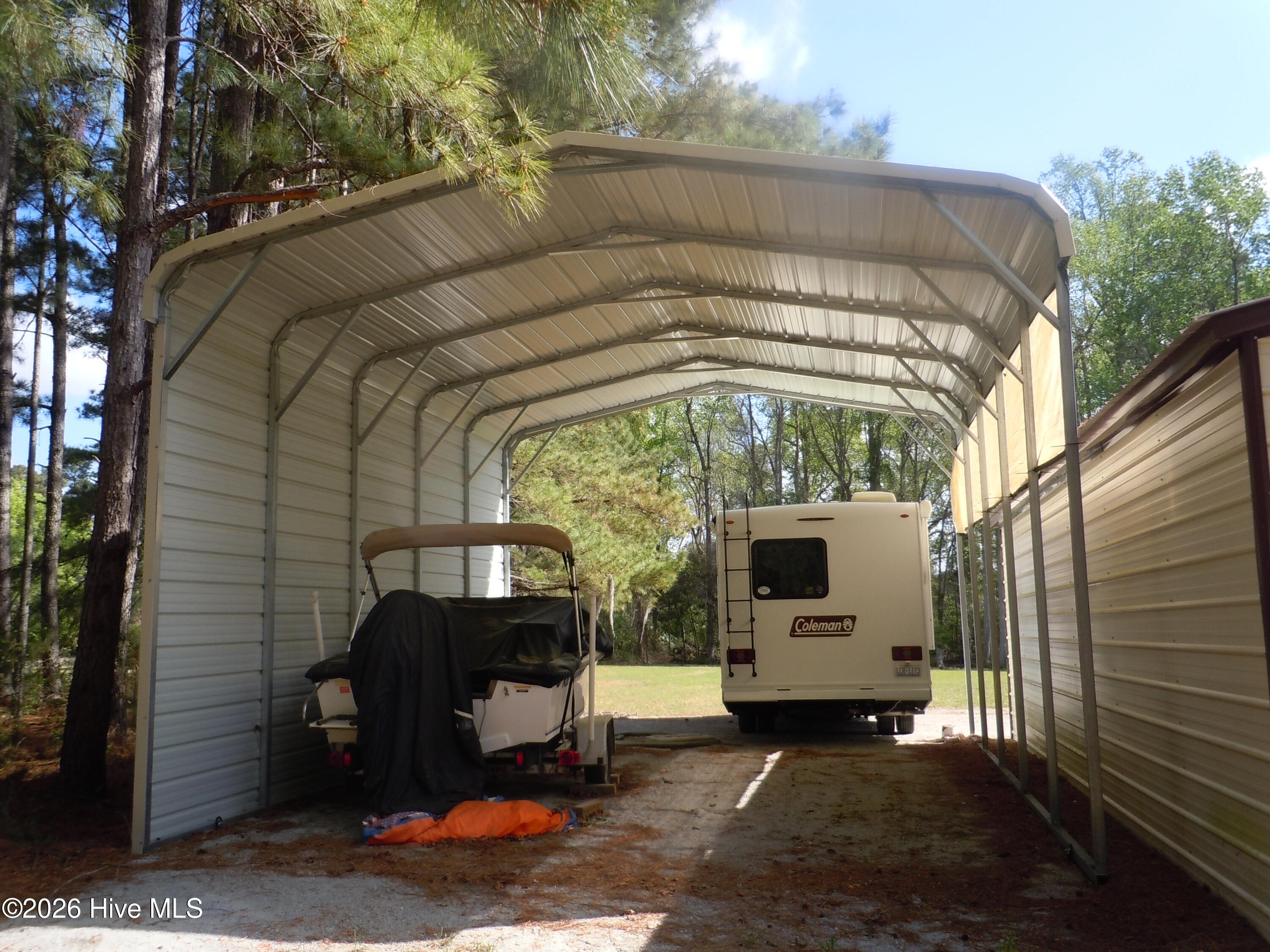 100565129 | Photo 62