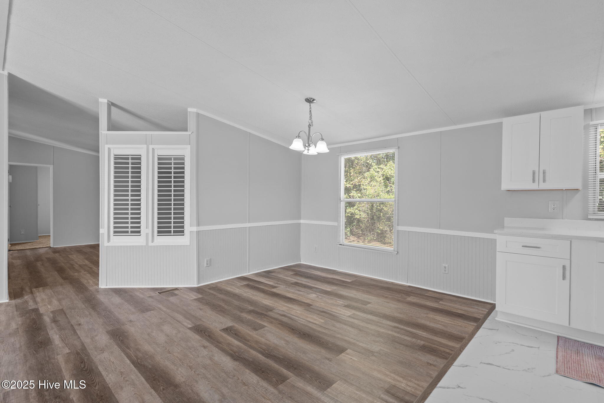 100536867 | Photo 10