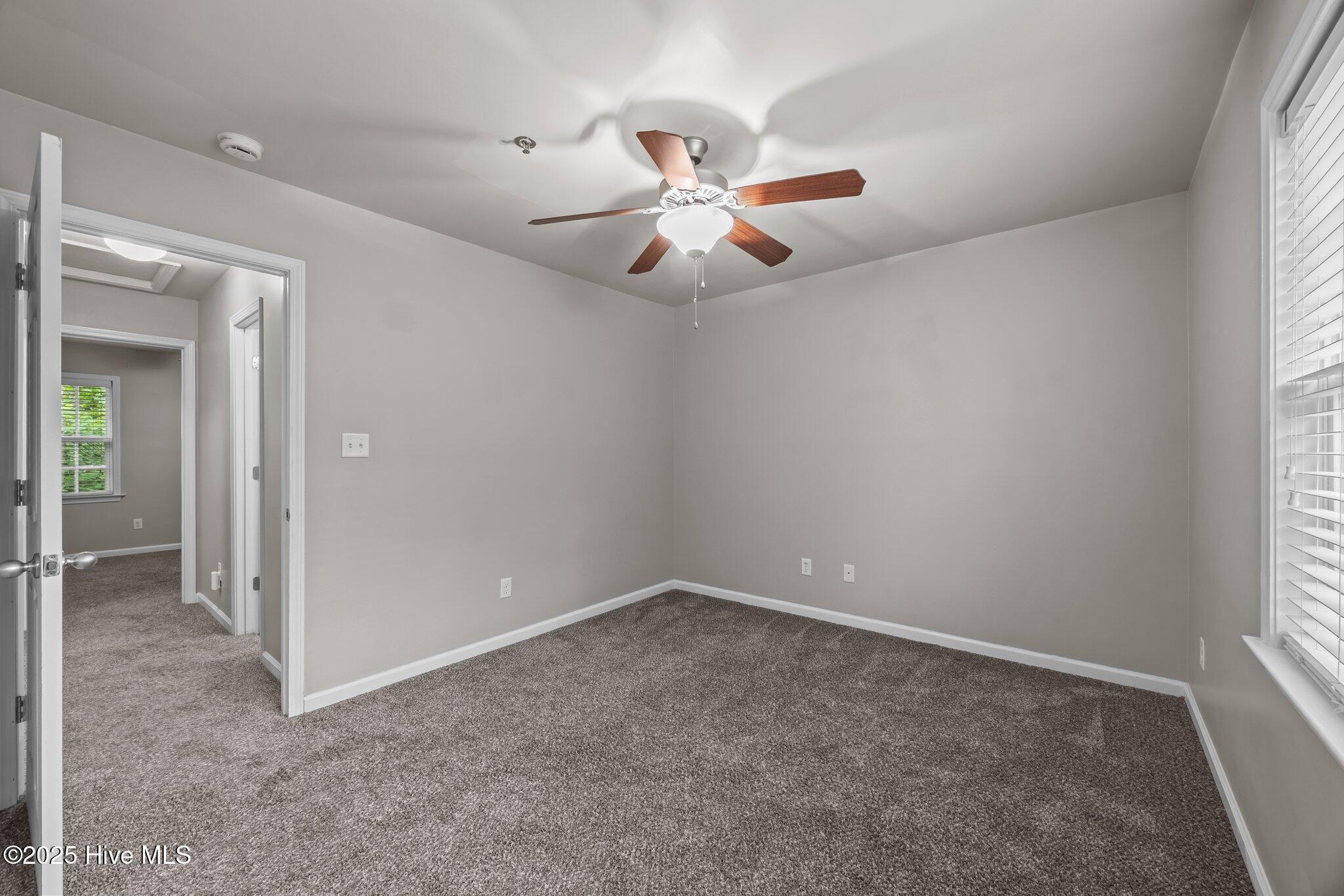 100566846 | Photo 12