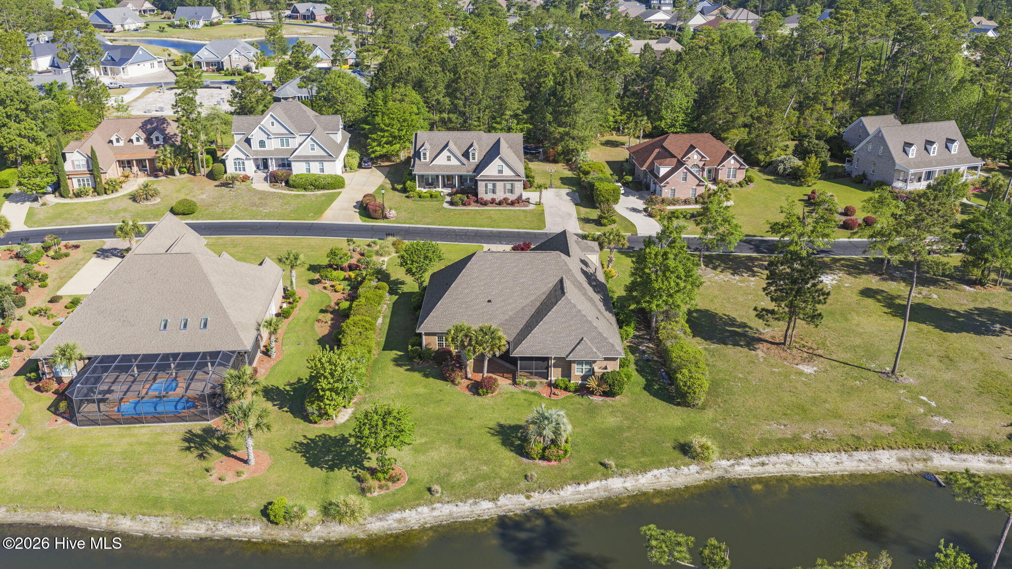 100568183 | Photo 46