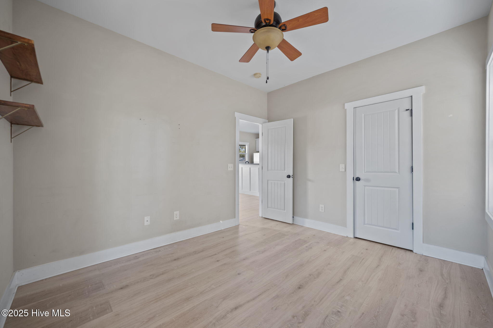 100544828 | Photo 30