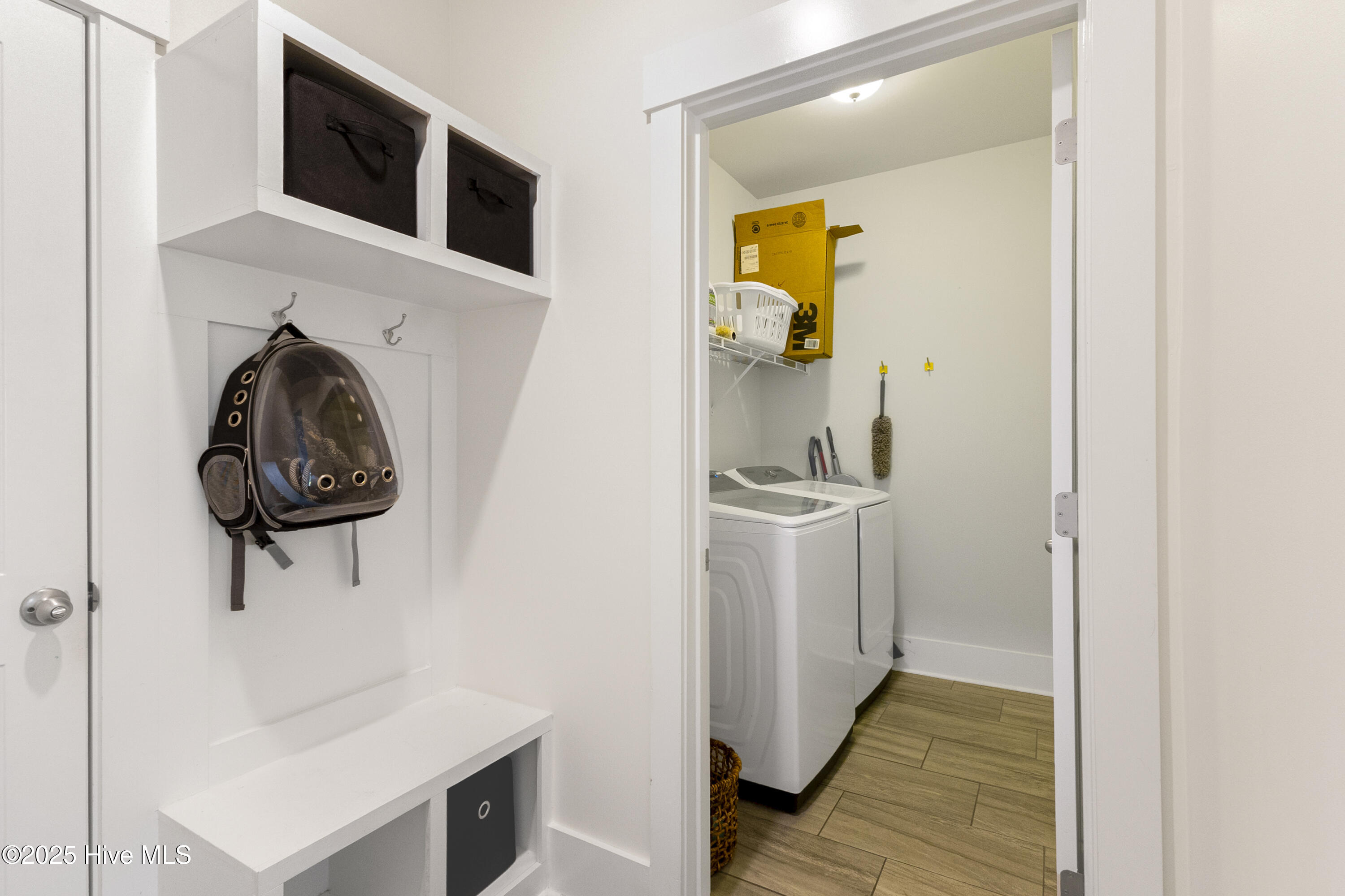 100545579 | Photo 21