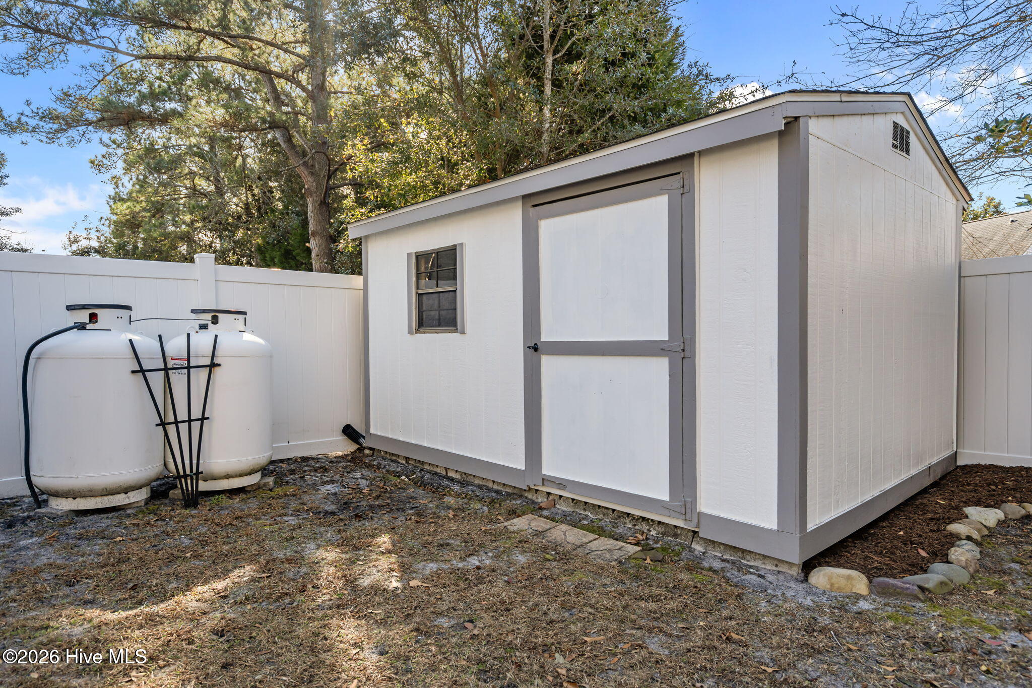 100547043 | Photo 41