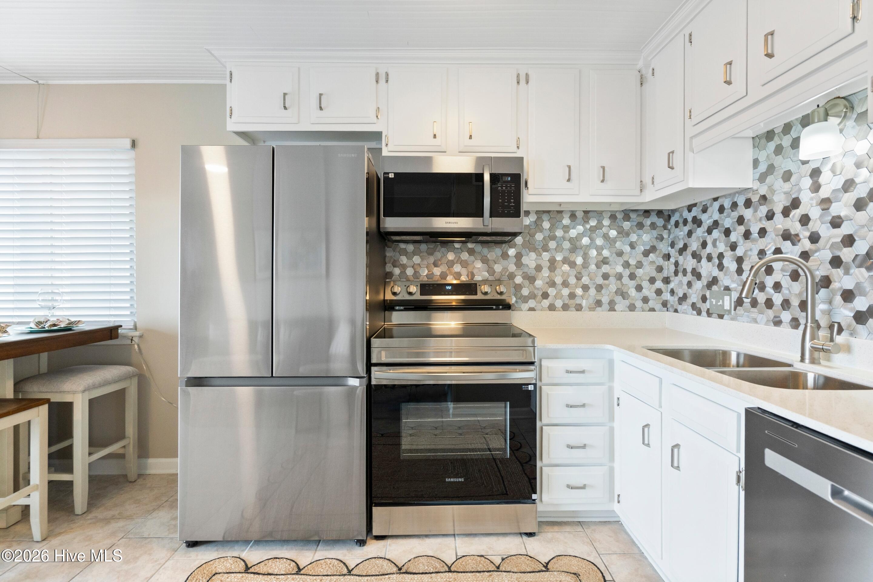 100549328 | Photo 10