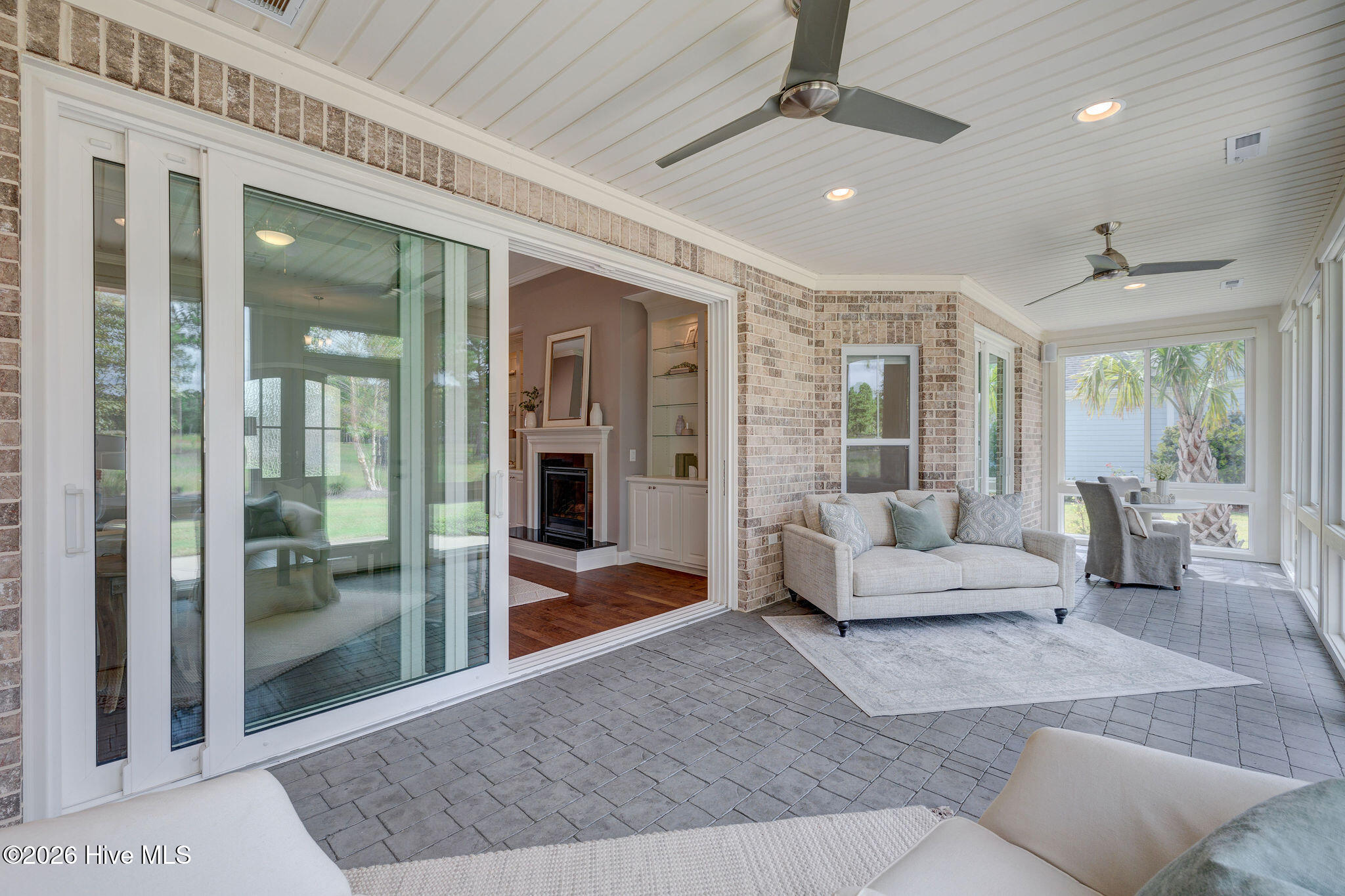 100558232 | Photo 19