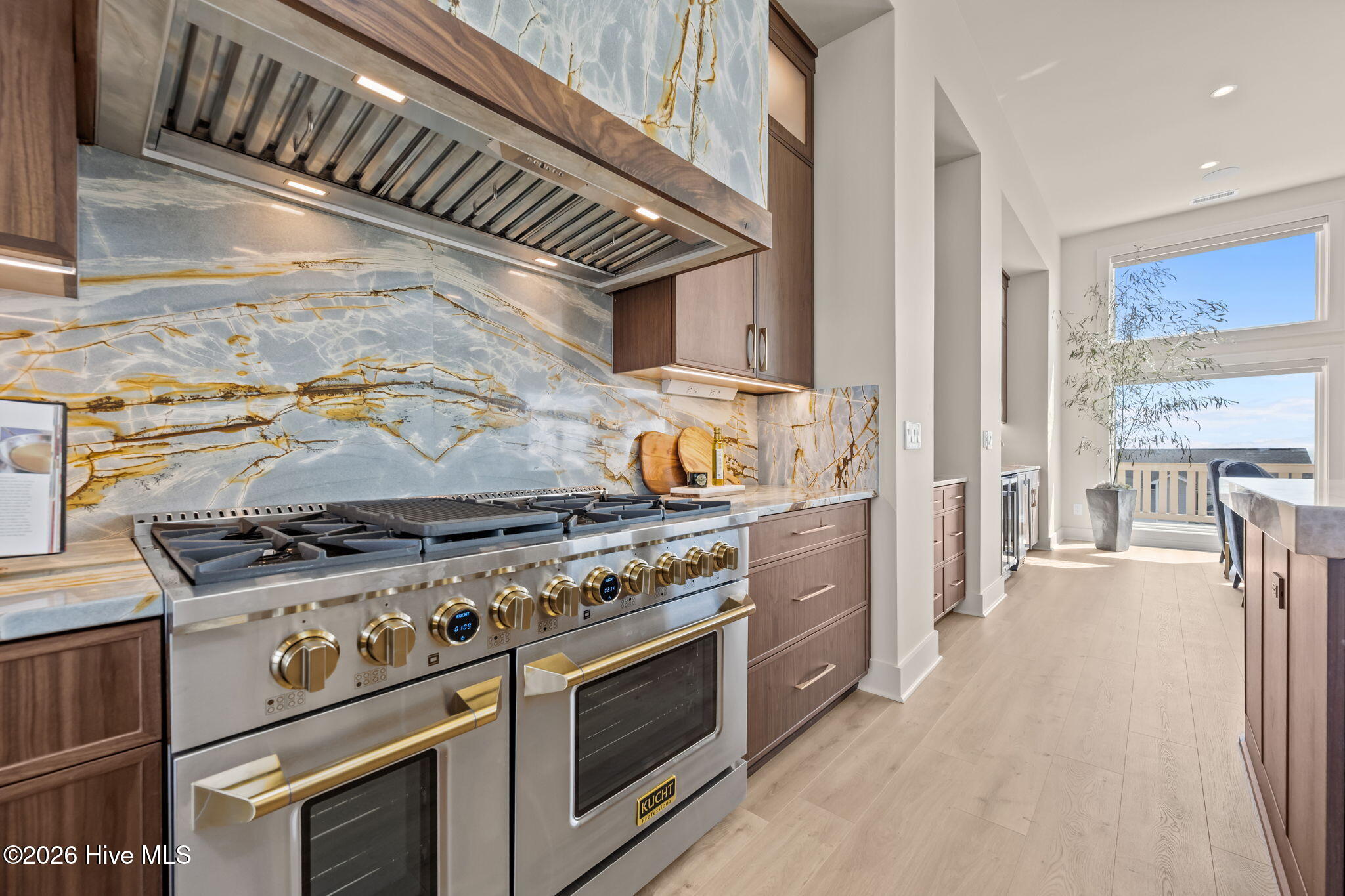 100552191 | Photo 13