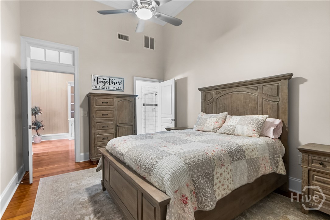Second bedroom suite.