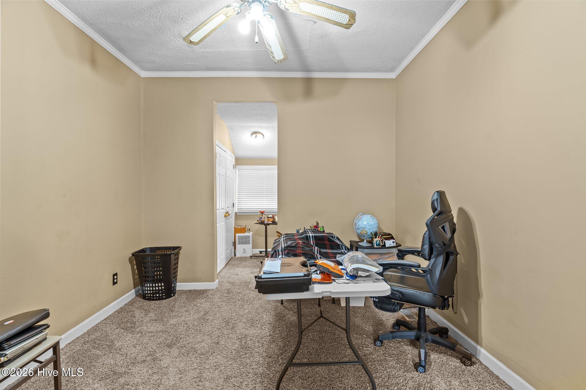 100468590 | Photo 23